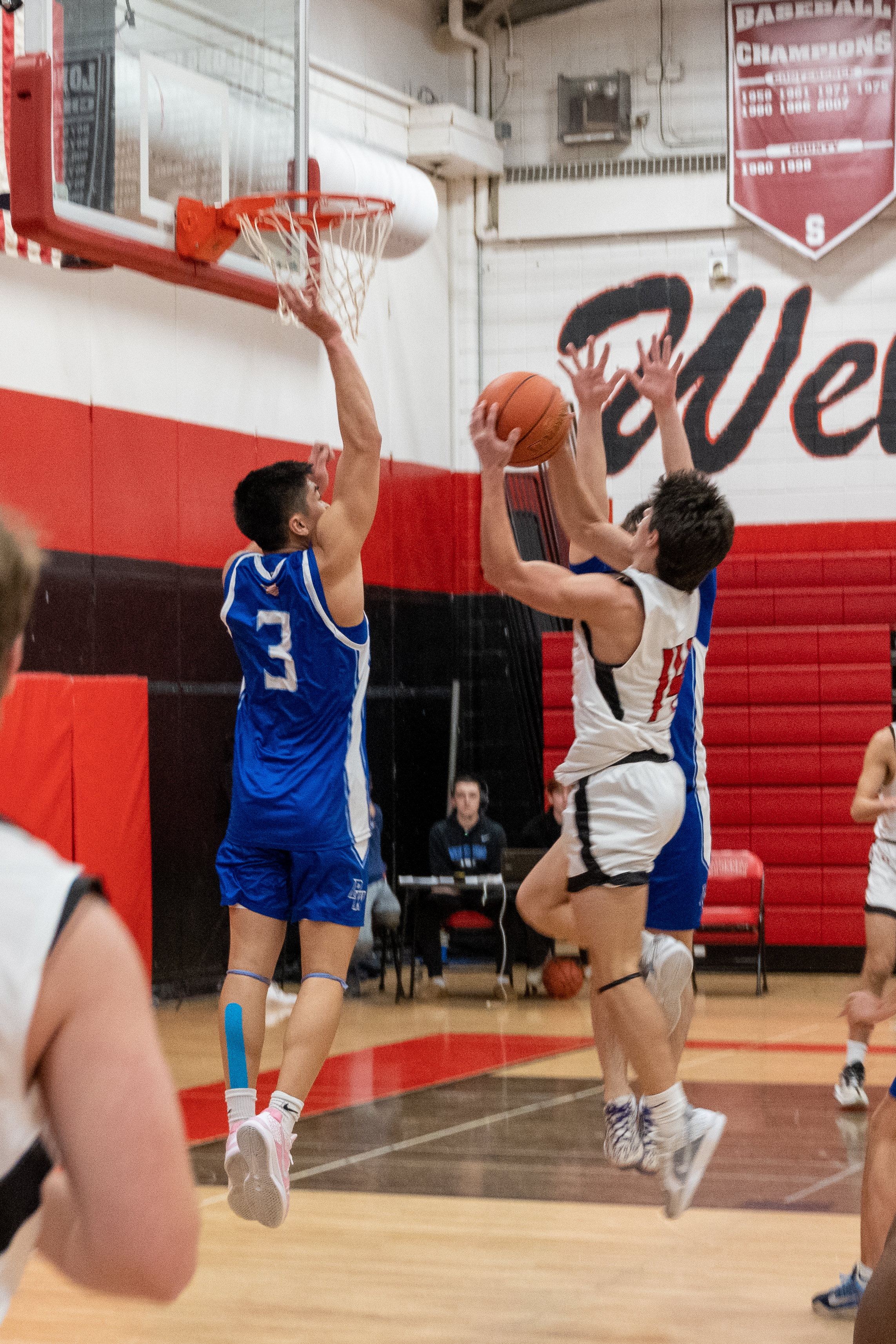 JAM_2128-Cropped.jpg — James Basketball 2025