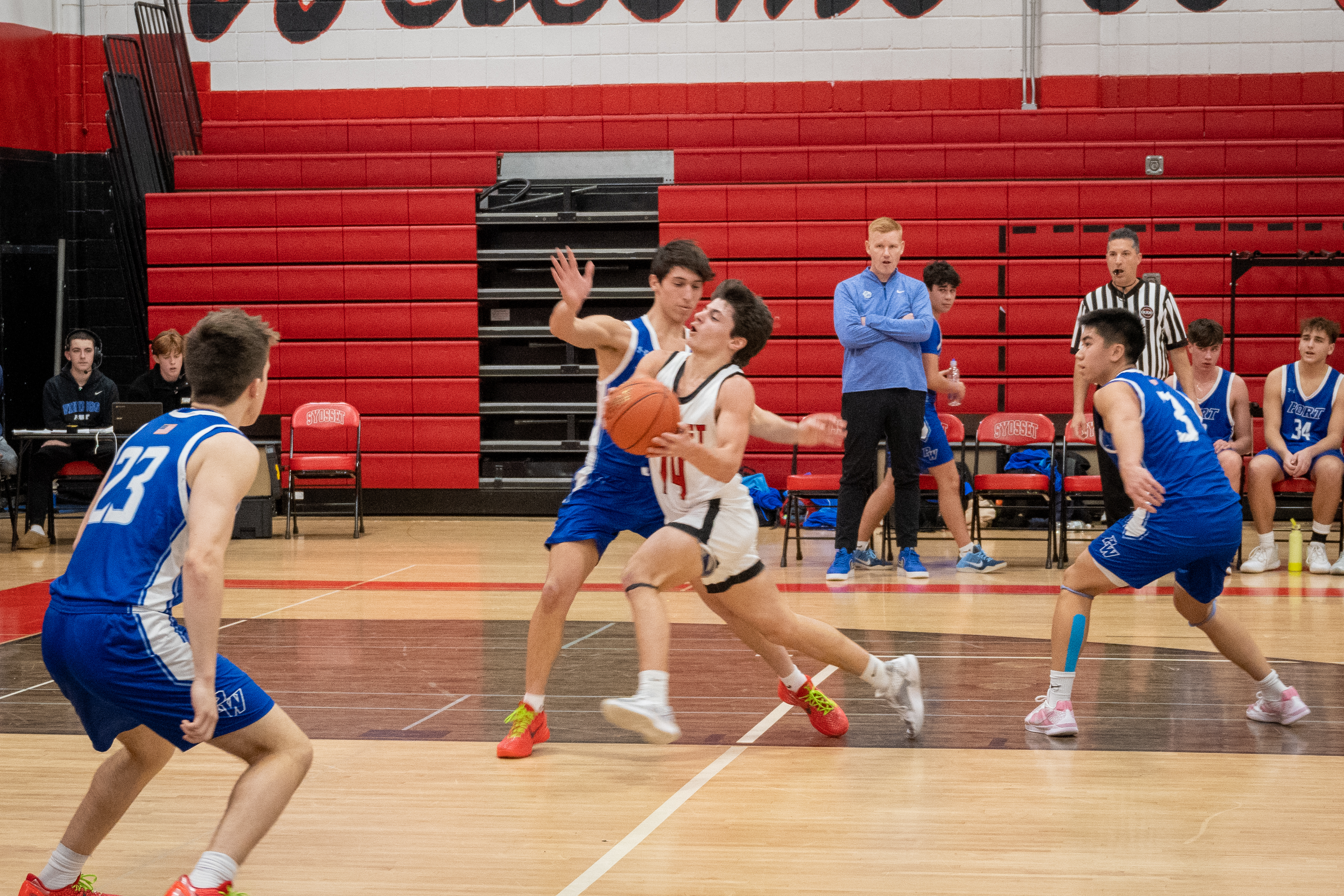 JAM_2147-Cropped.jpg — James Basketball 2025