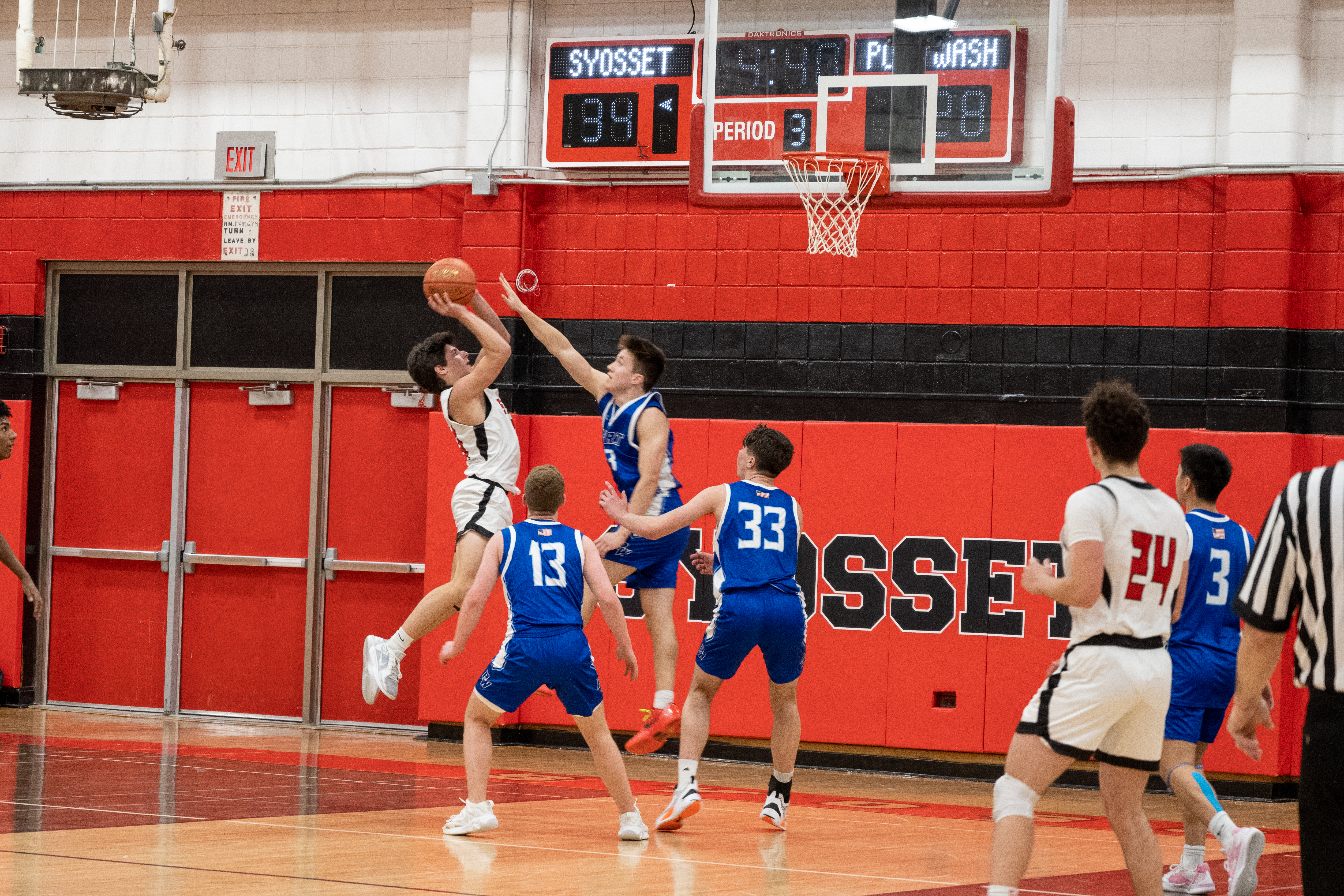 JAM_2295-Cropped.jpg — James Basketball 2025