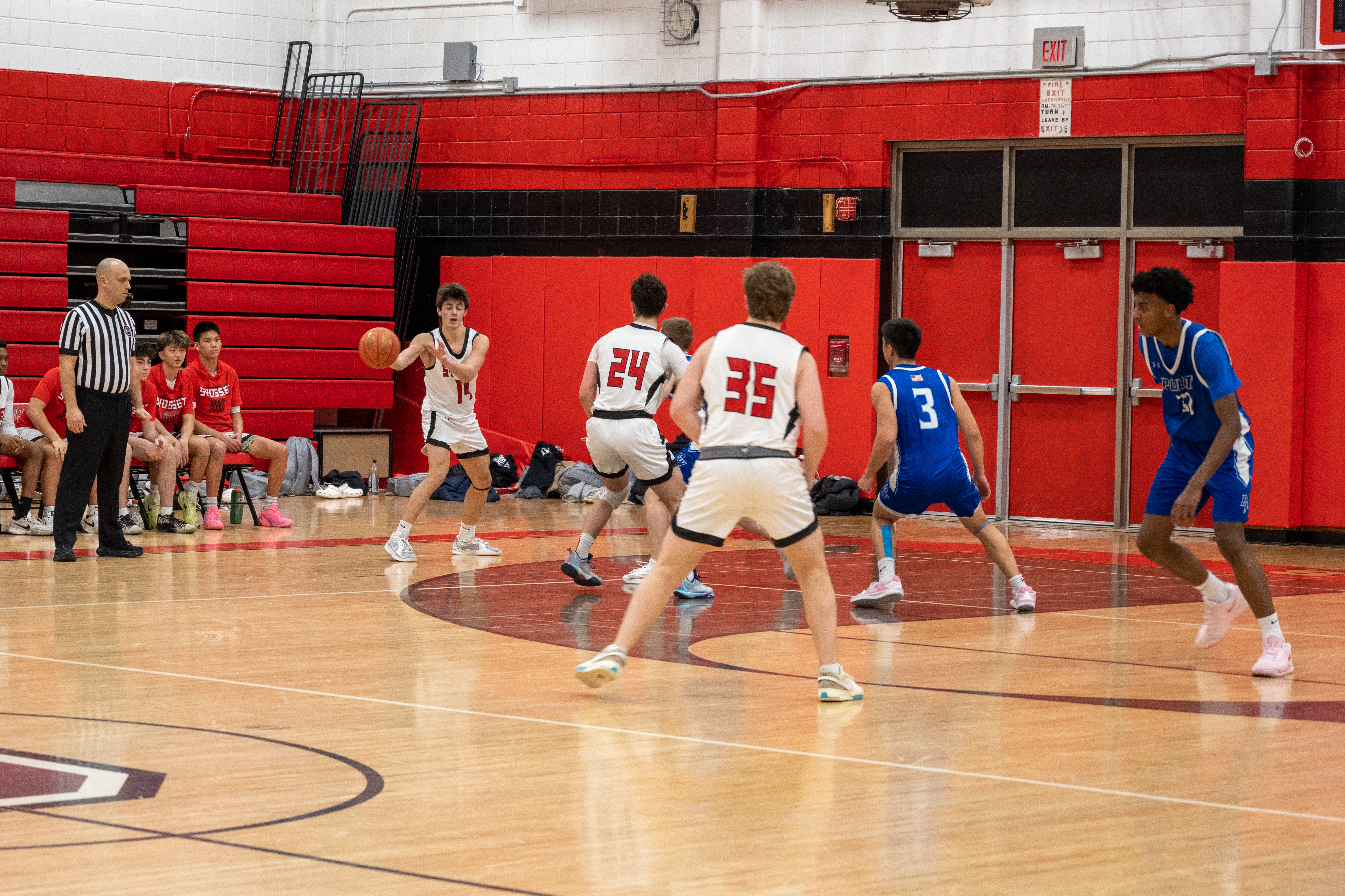 JAM_2336-Cropped.jpg — James Basketball 2025