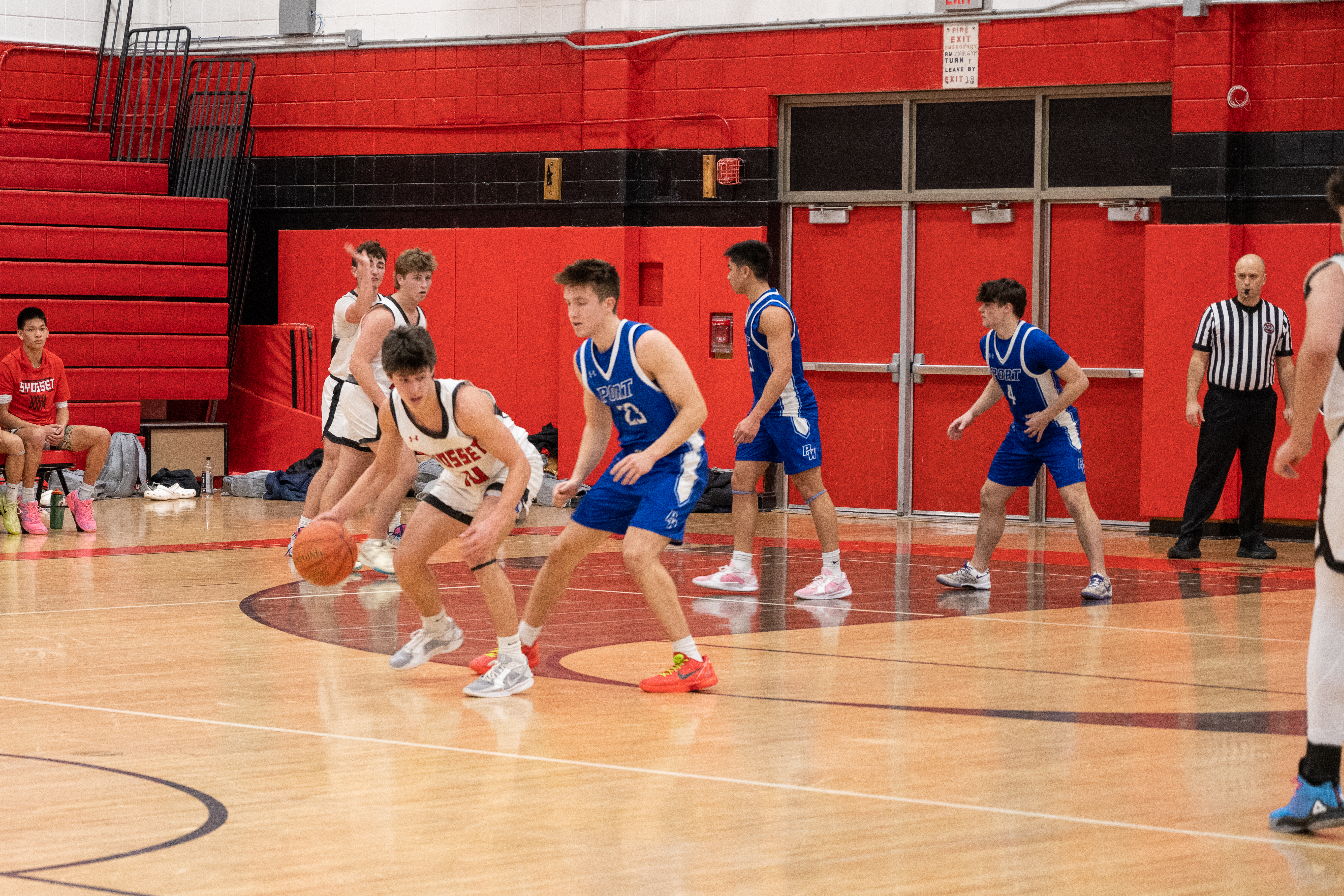JAM_2369-Cropped.jpg — James Basketball 2025