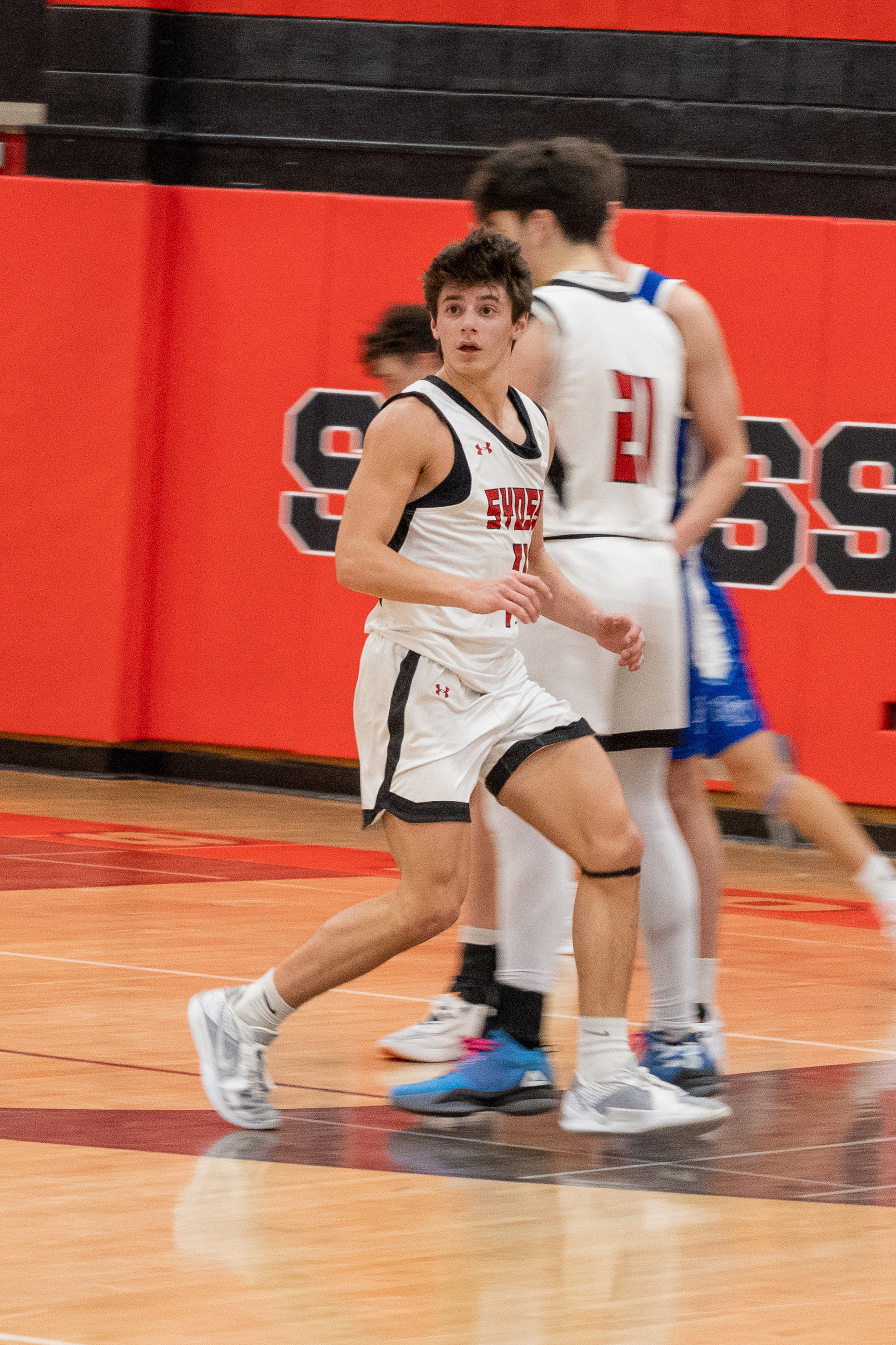 JAM_2375-Cropped.jpg — James Basketball 2025