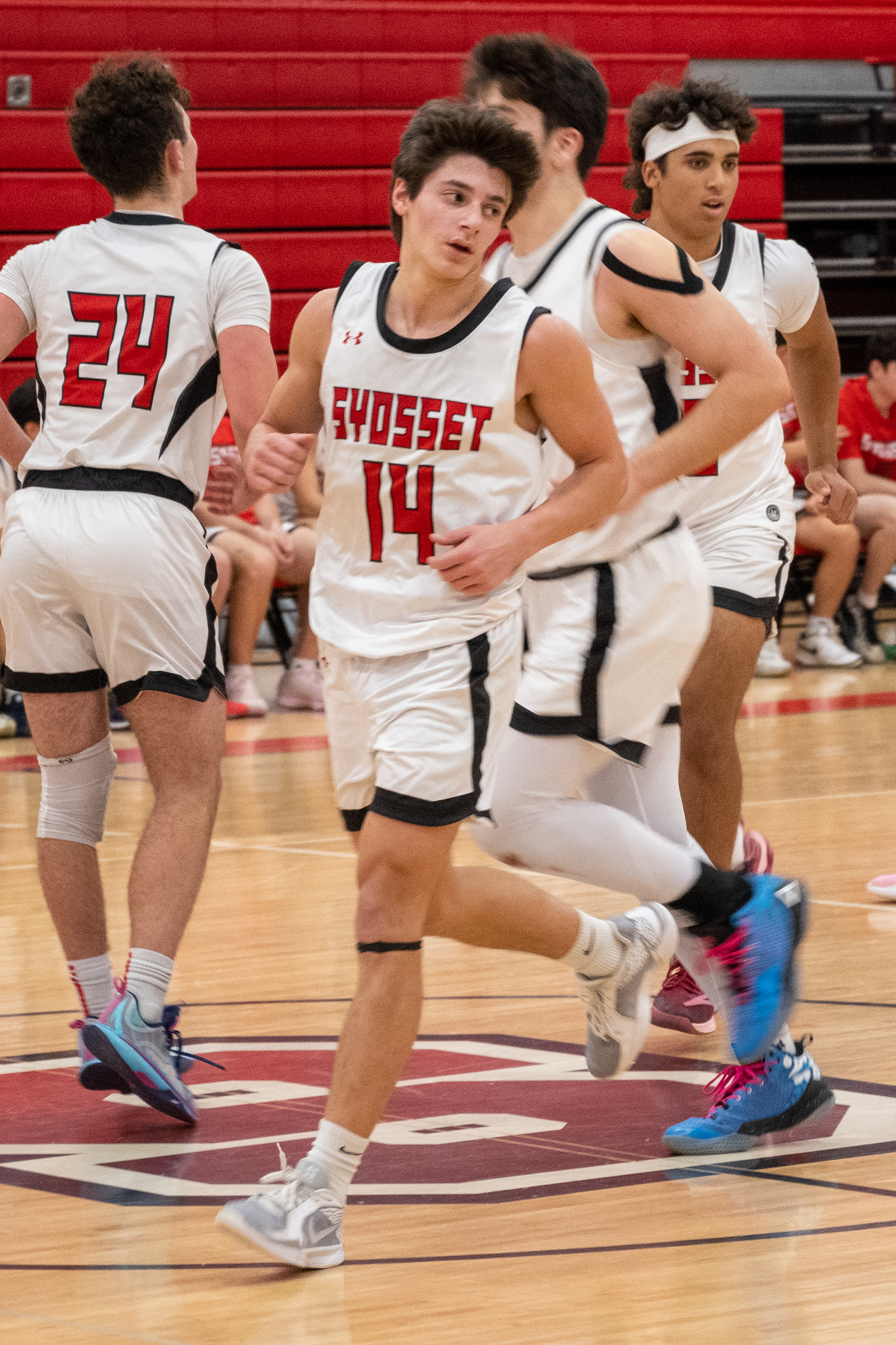 JAM_2424-Cropped.jpg — James Basketball 2025