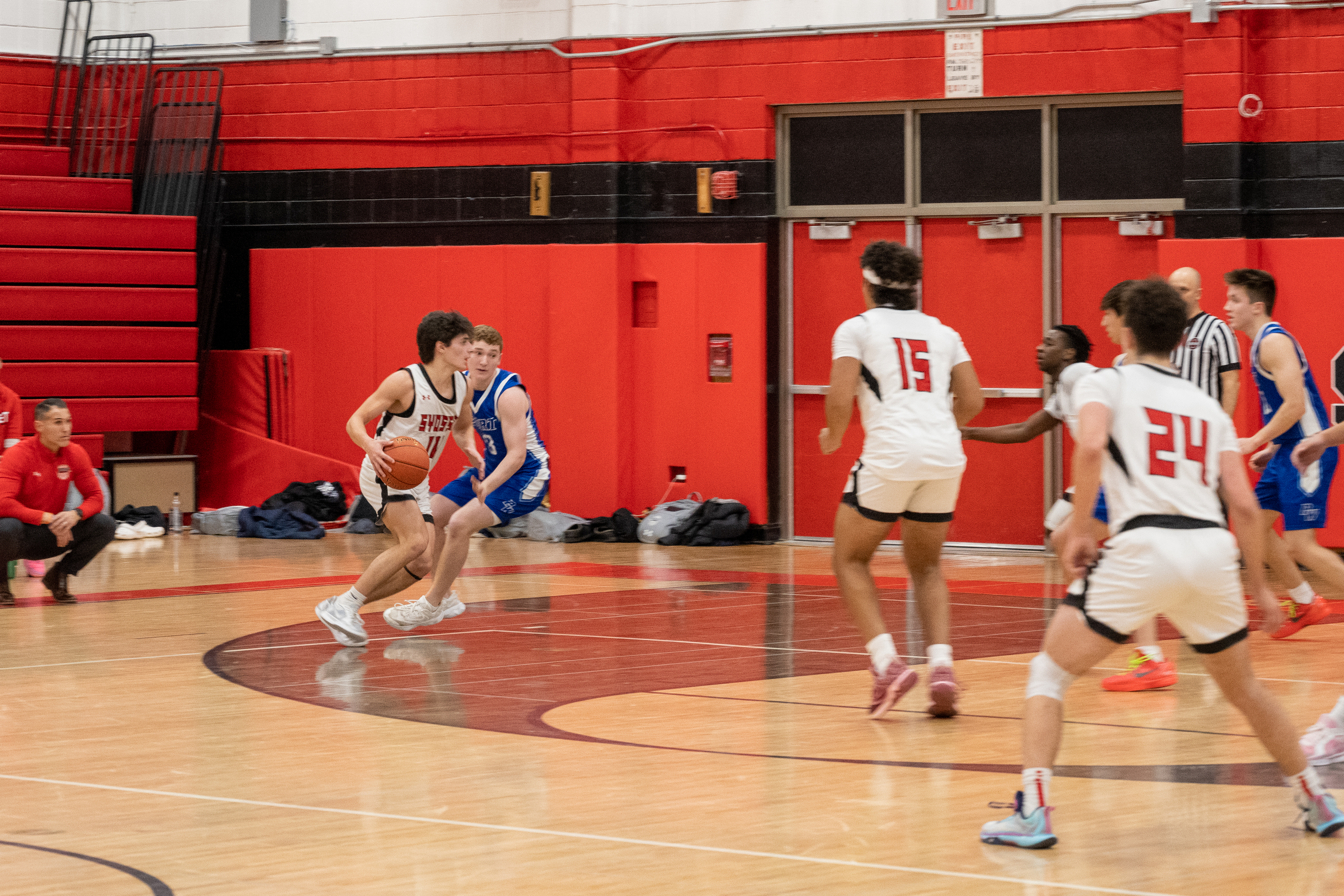 JAM_2472-Cropped.jpg — James Basketball 2025