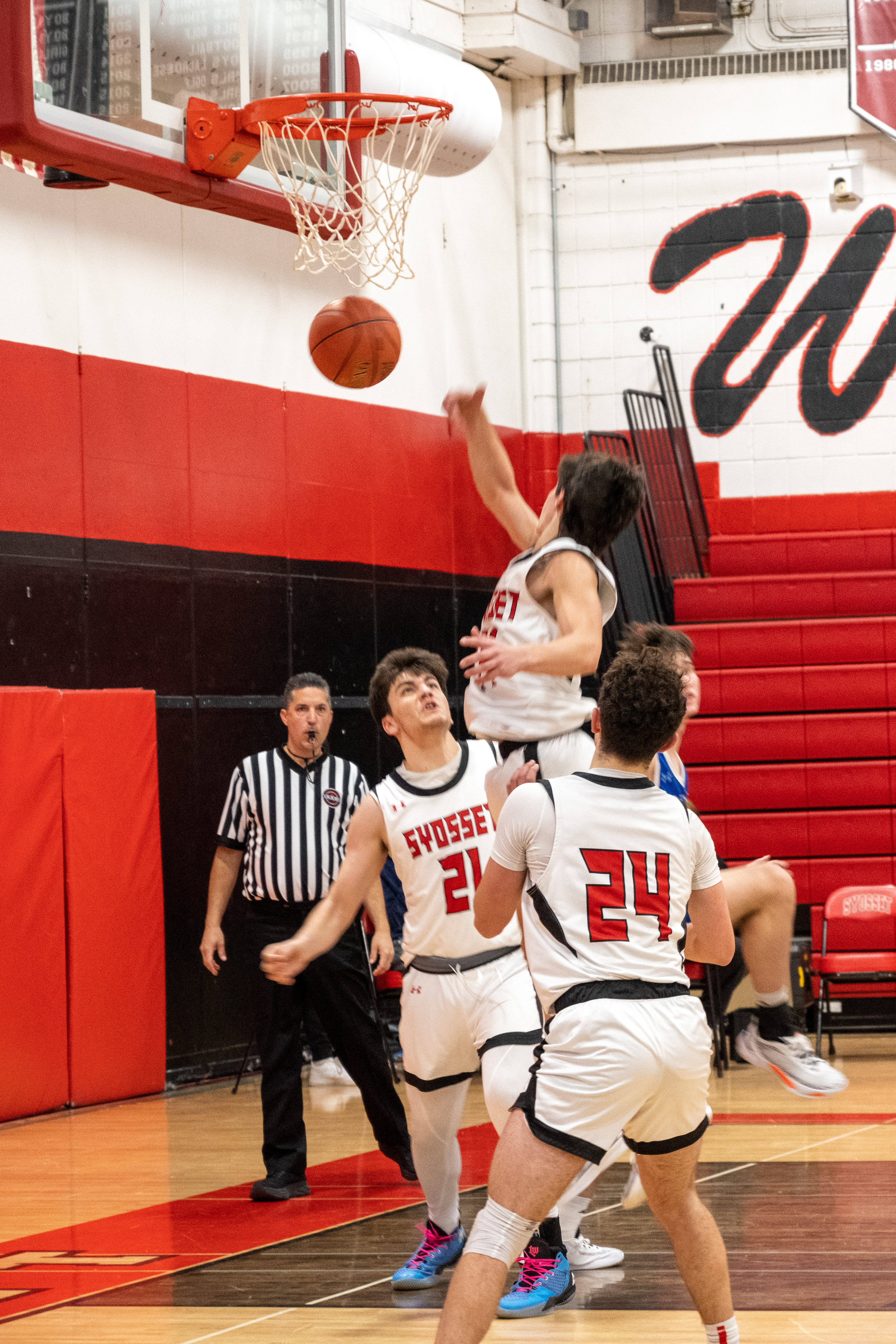 JAM_2476-Cropped.jpg — James Basketball 2025