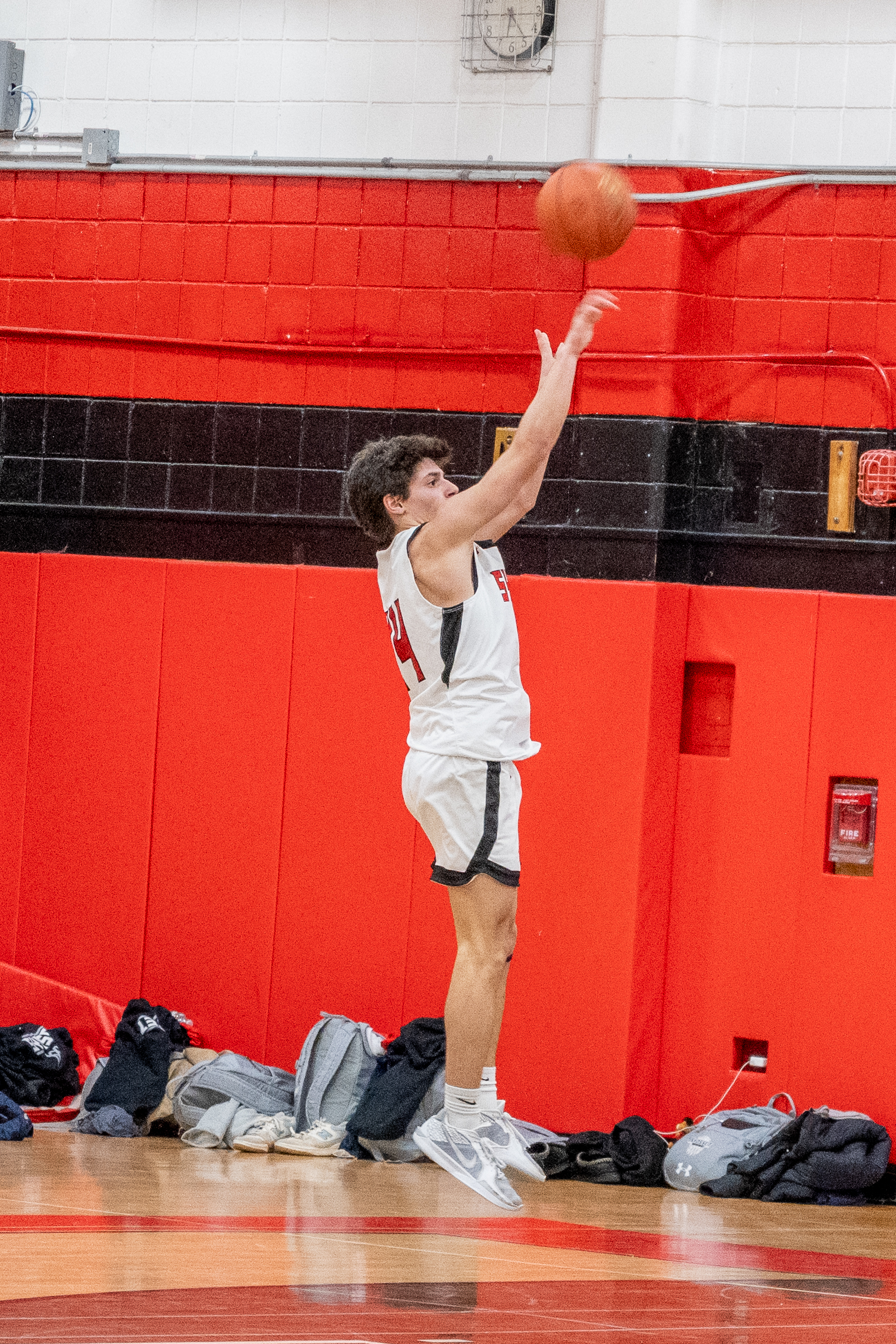 JAM_2535-Cropped.jpg — James Basketball 2025