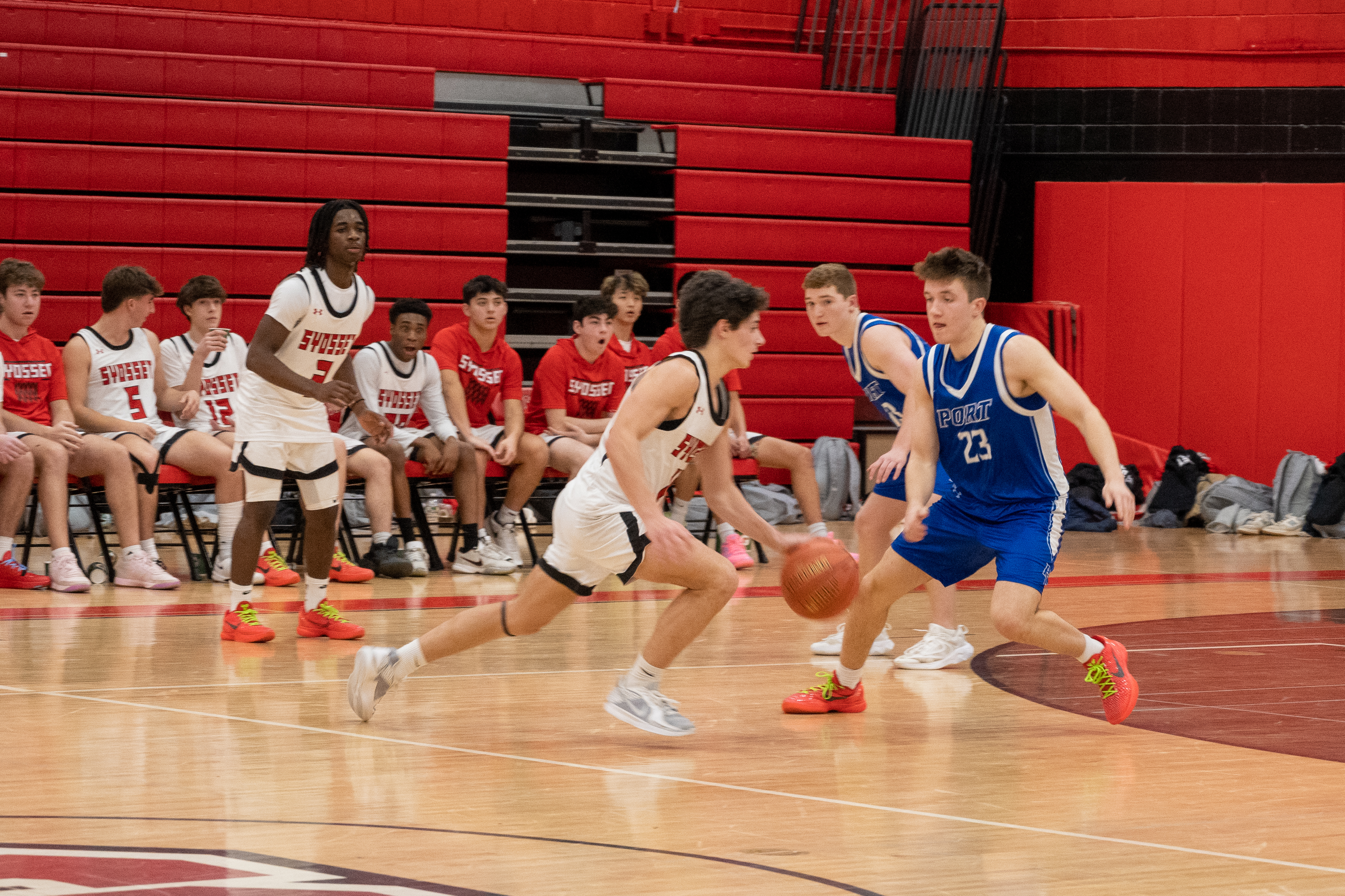 JAM_2538-Cropped.jpg — James Basketball 2025
