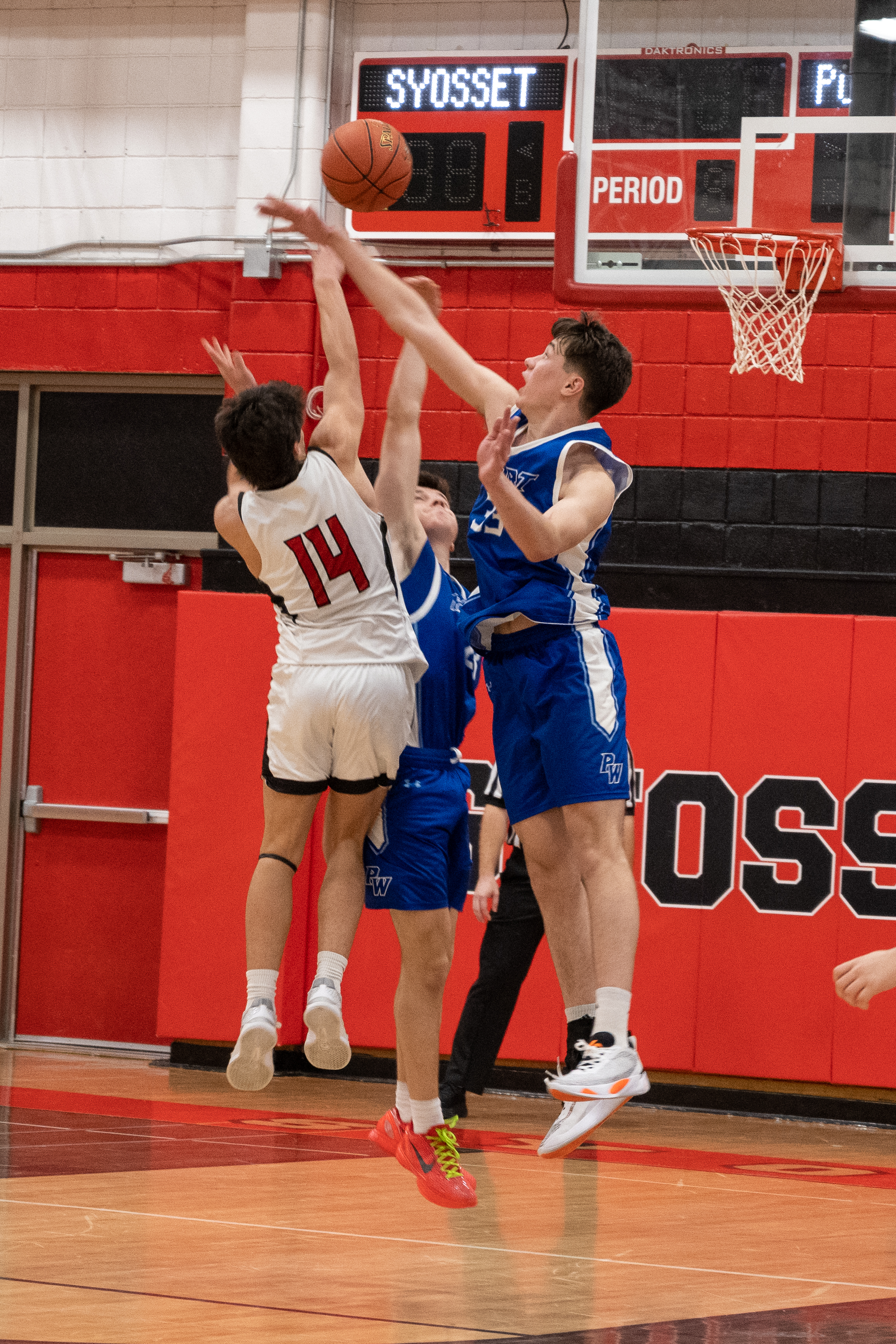 JAM_2544-Cropped.jpg — James Basketball 2025