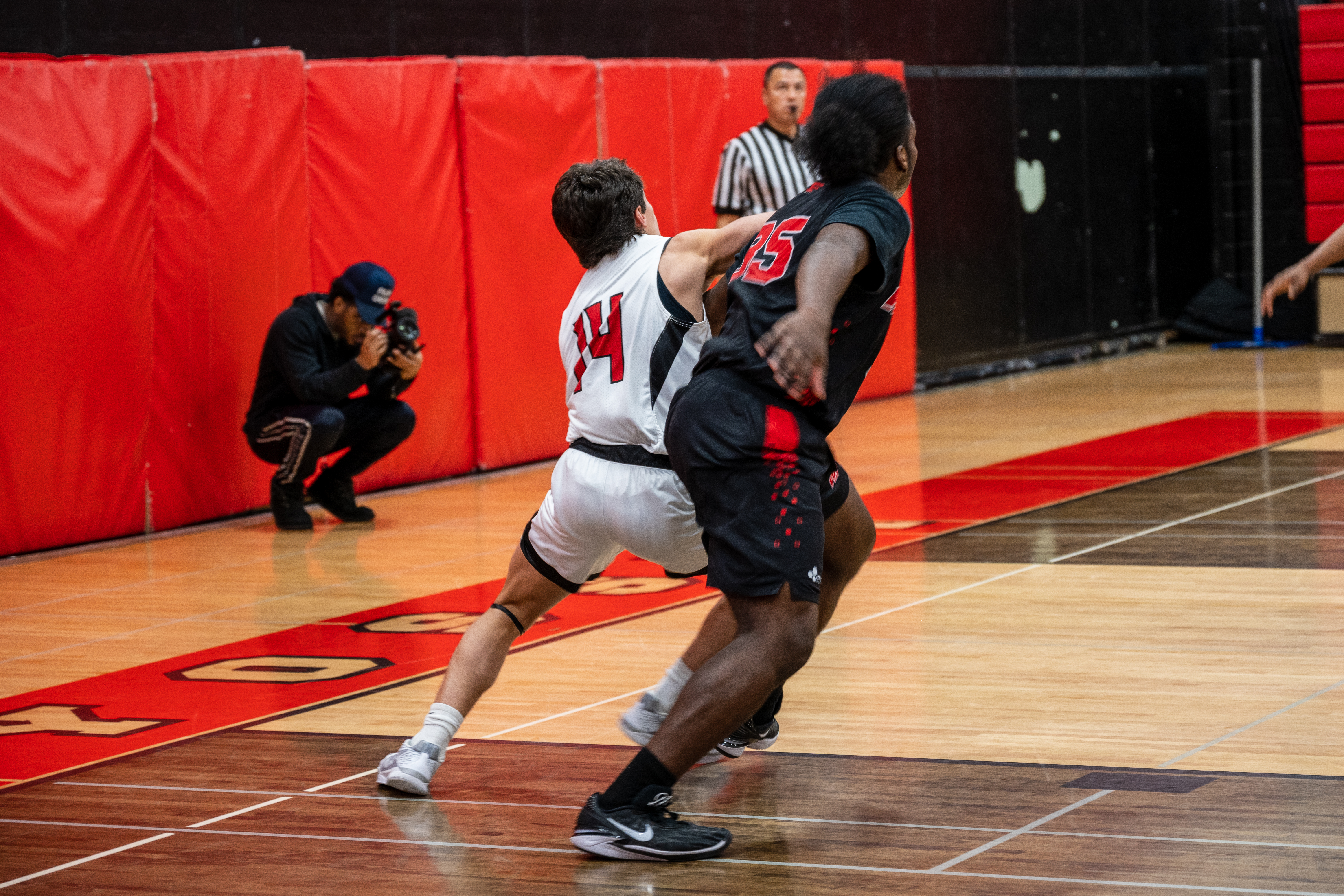 JAM_2678.jpg — James Basketball 2025