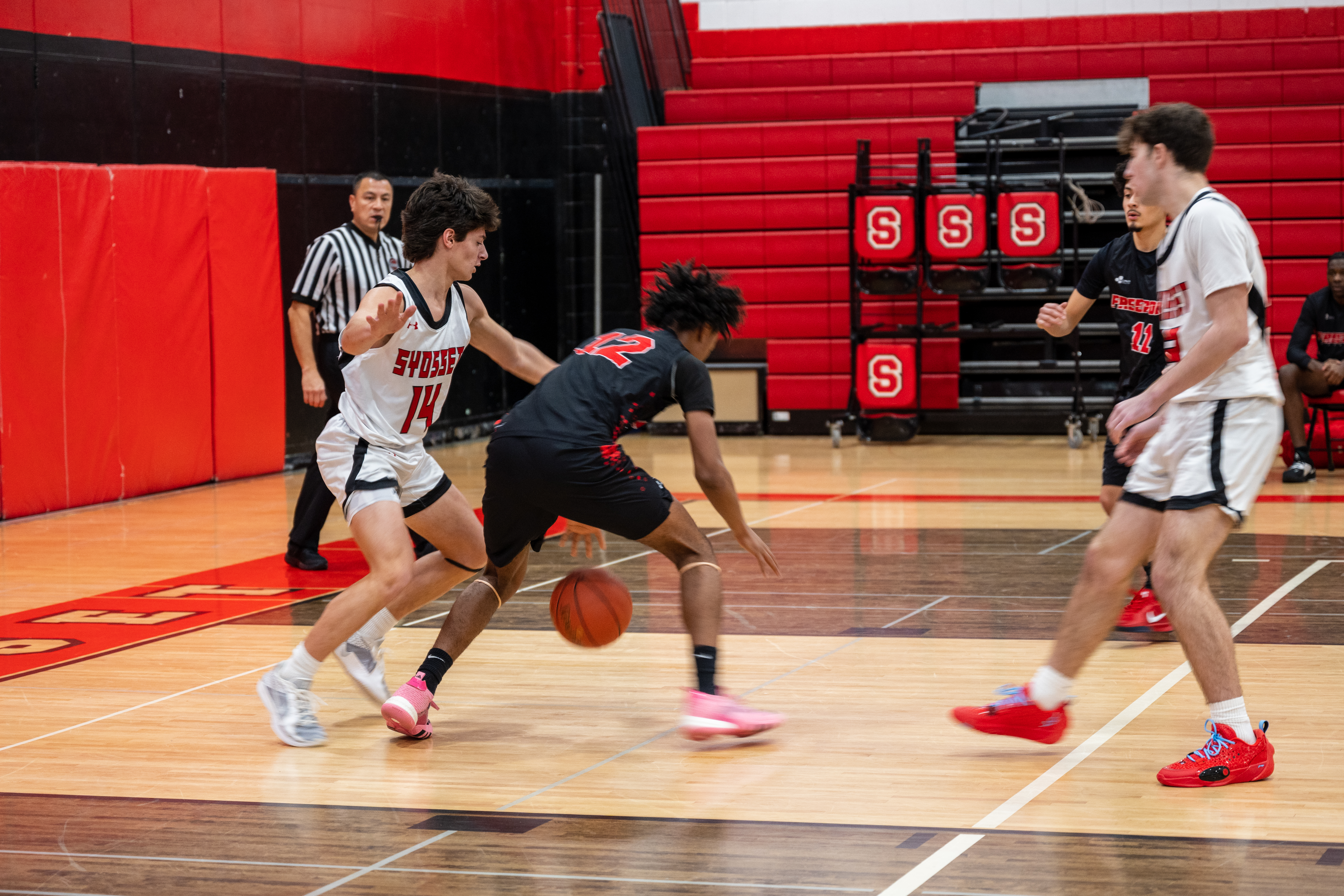 JAM_2681.jpg — James Basketball 2025