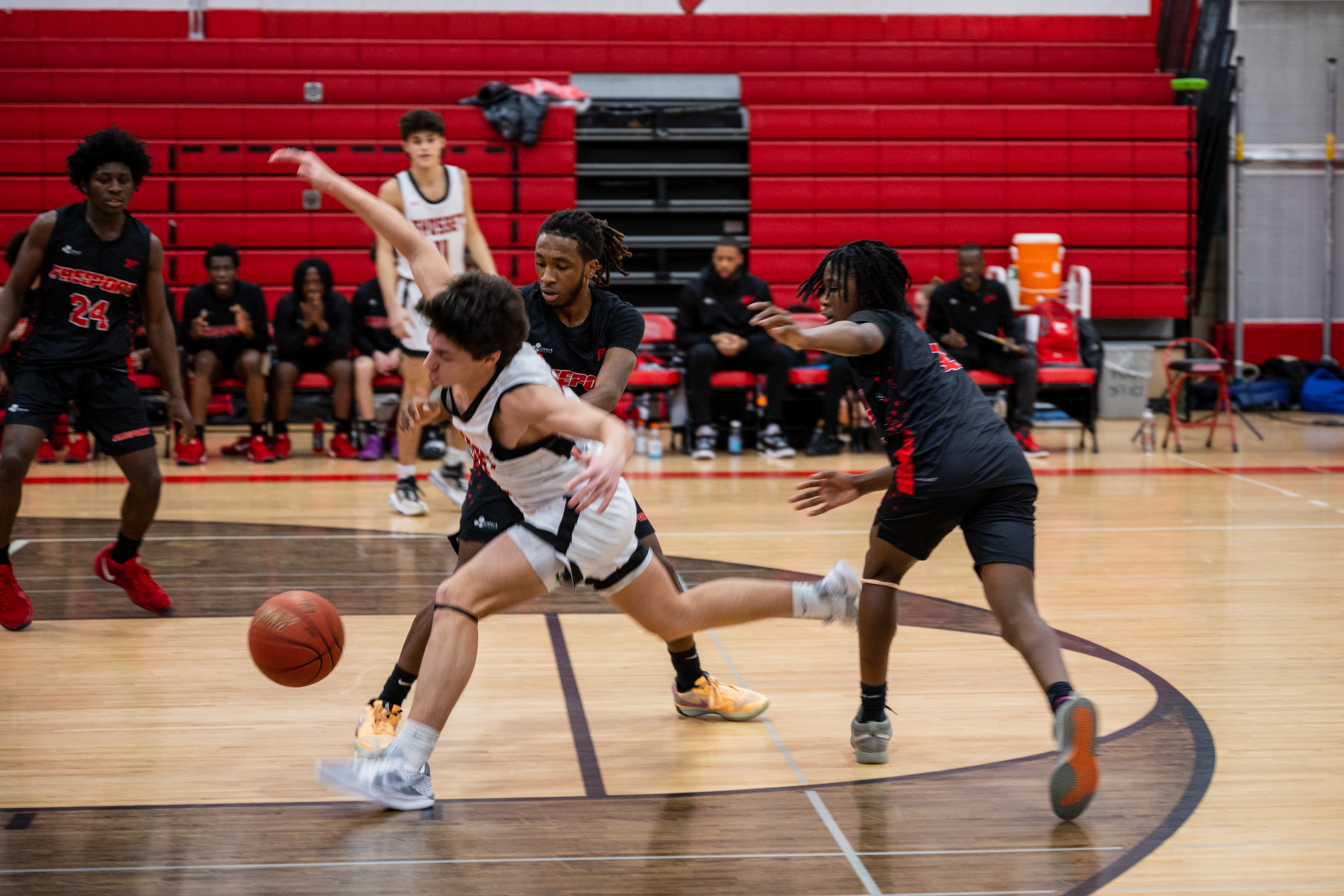JAM_2702.jpg — James Basketball 2025