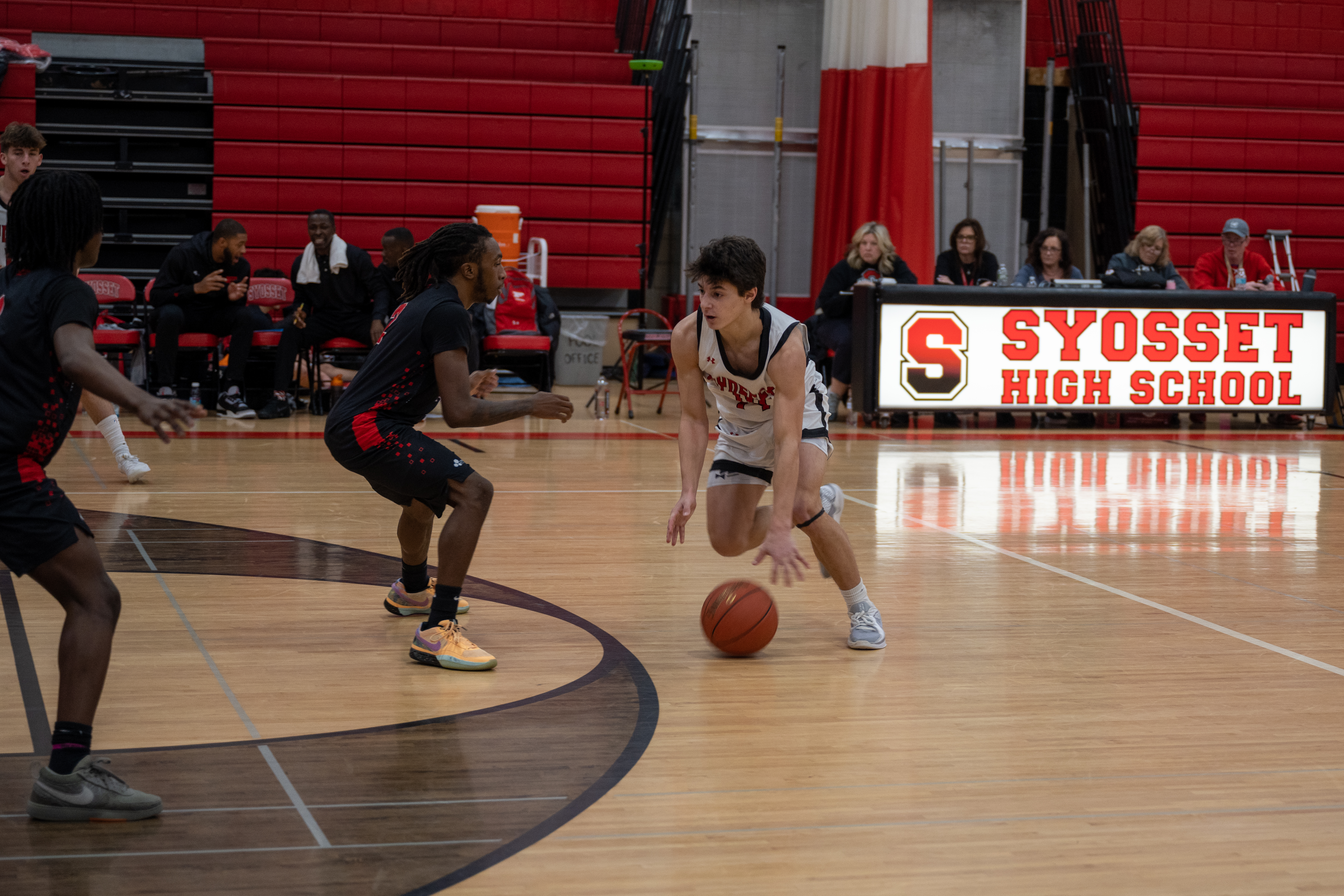 JAM_2706.jpg — James Basketball 2025