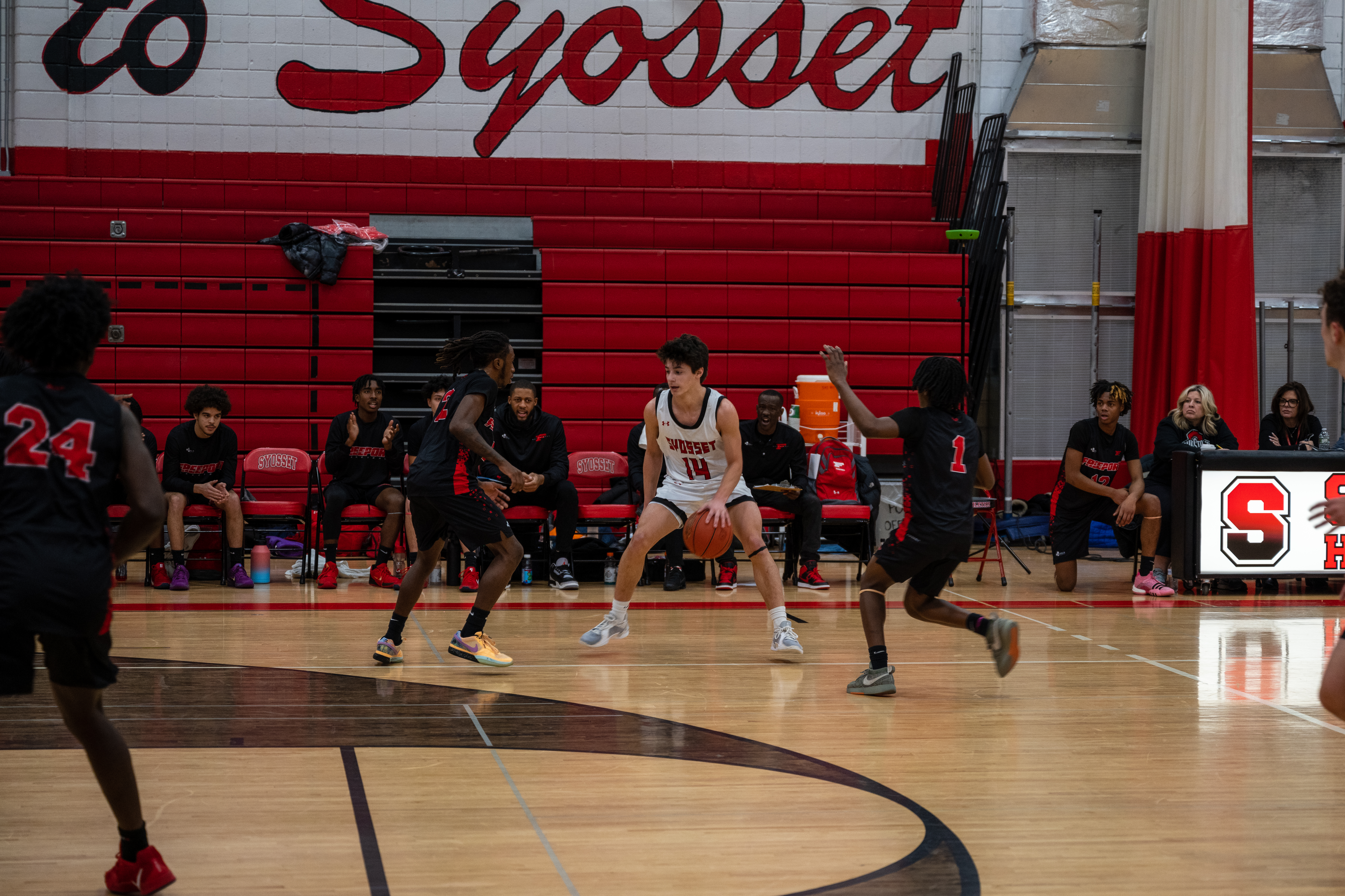 JAM_2751.jpg — James Basketball 2025