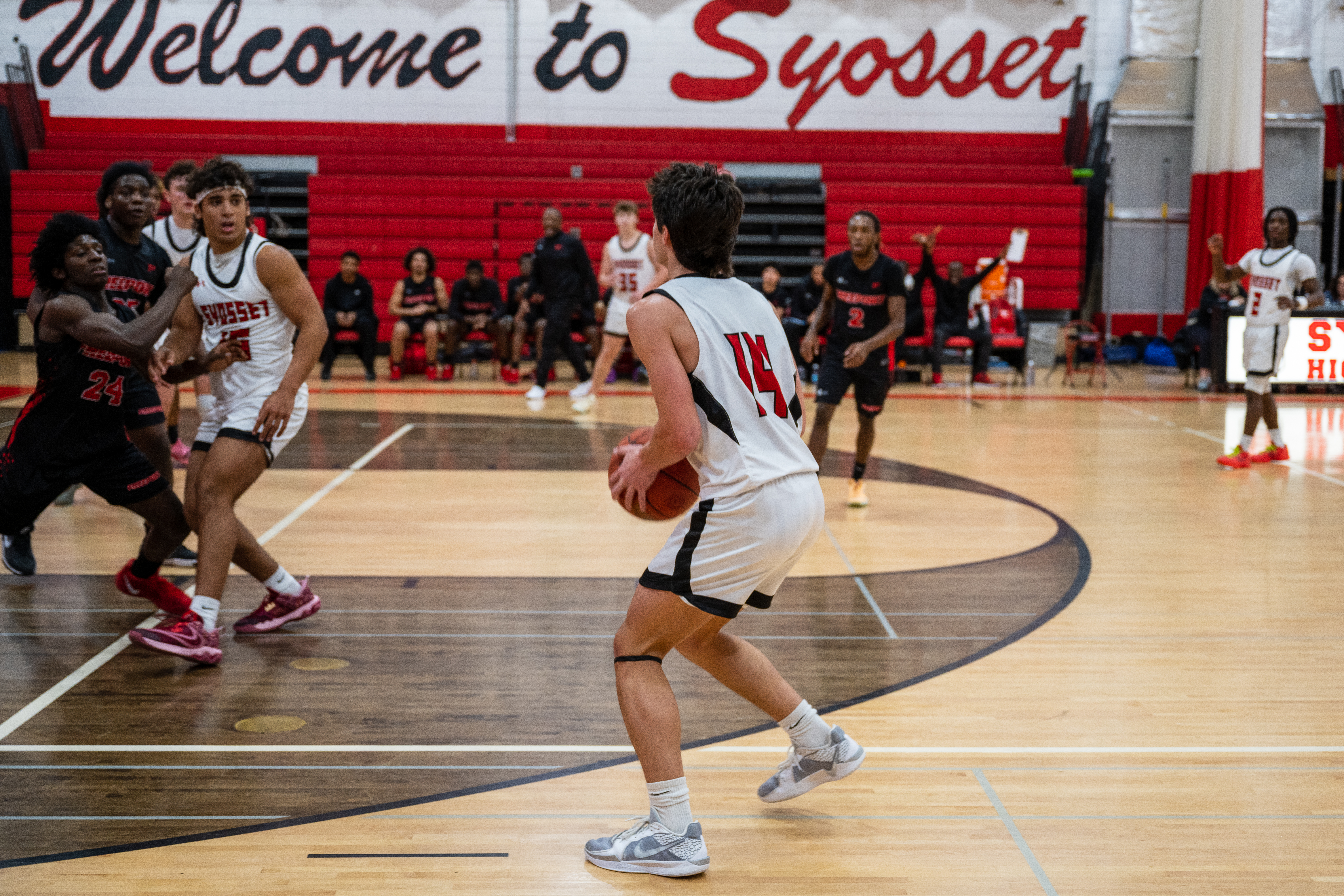 JAM_2755.jpg — James Basketball 2025