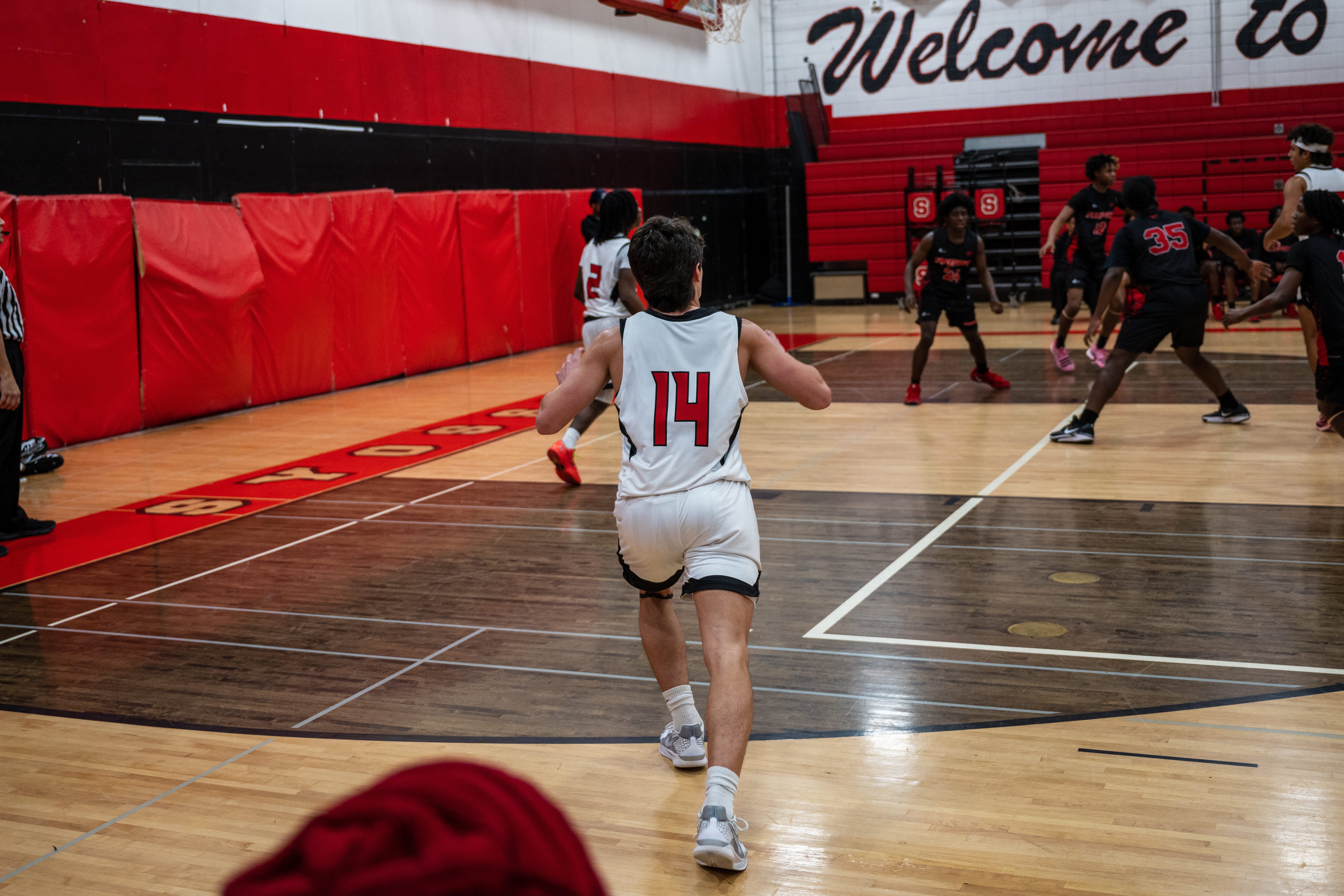 JAM_2770.jpg — James Basketball 2025