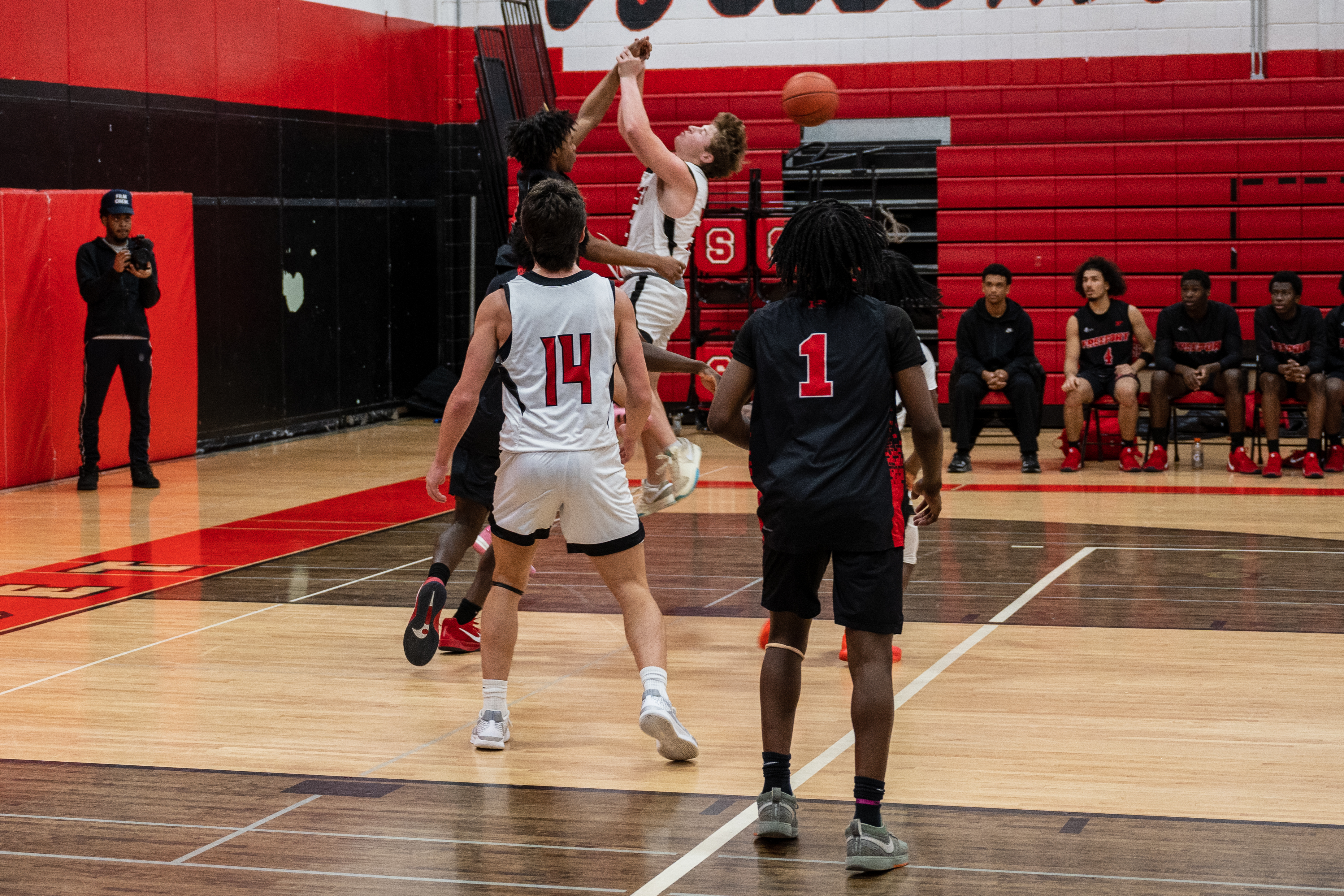 JAM_2775.jpg — James Basketball 2025