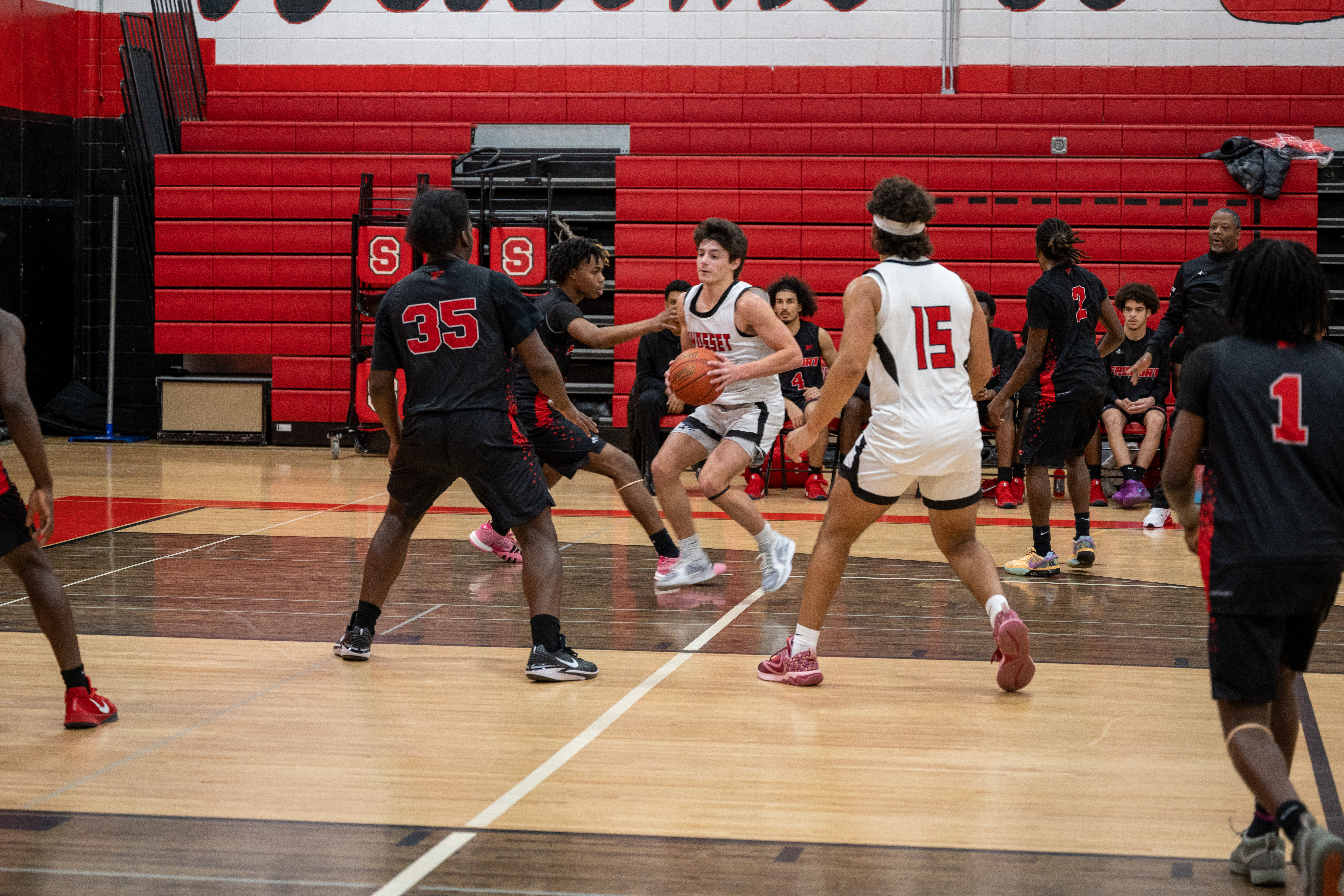 JAM_2786.jpg — James Basketball 2025