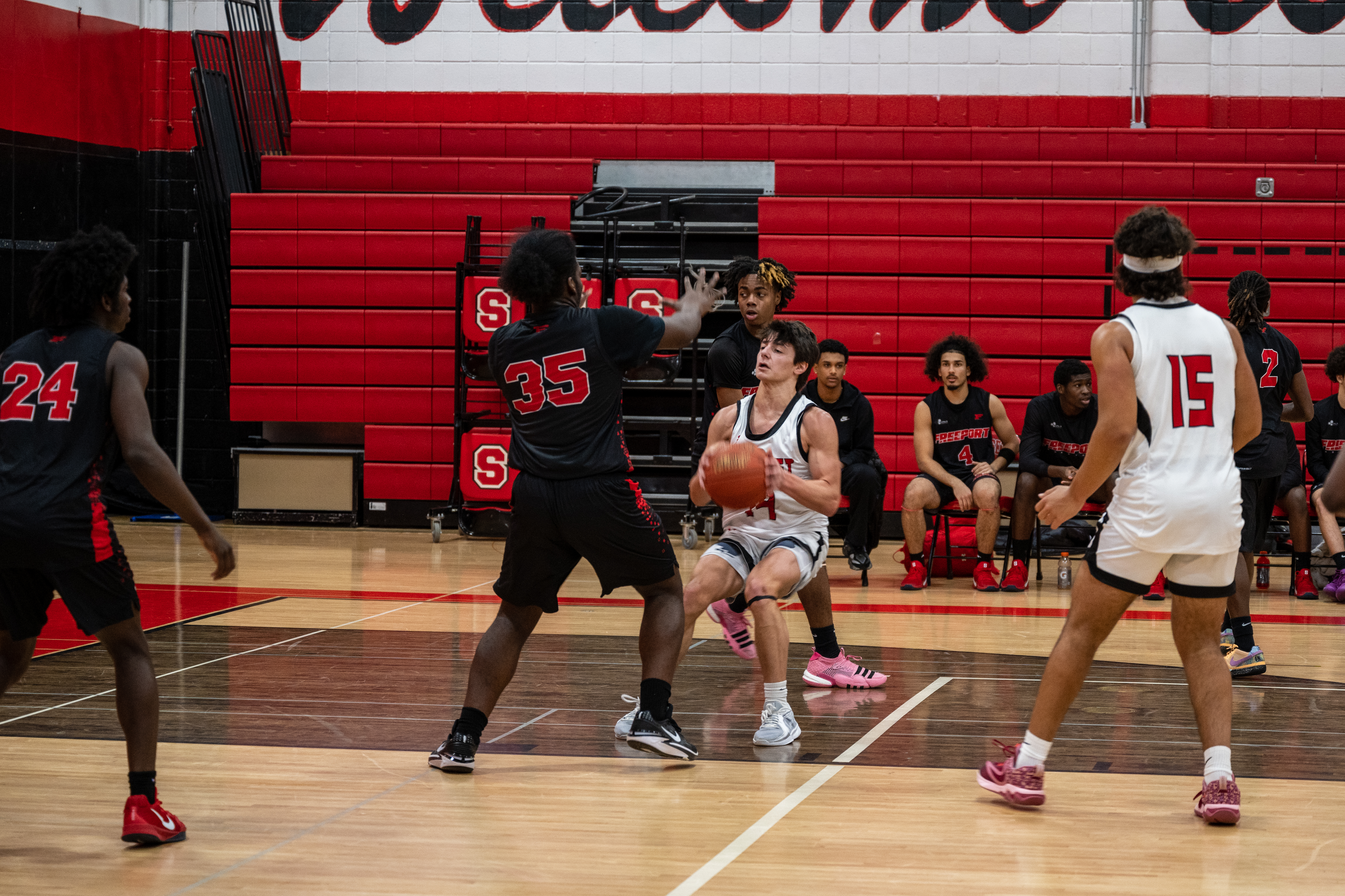 JAM_2787.jpg — James Basketball 2025
