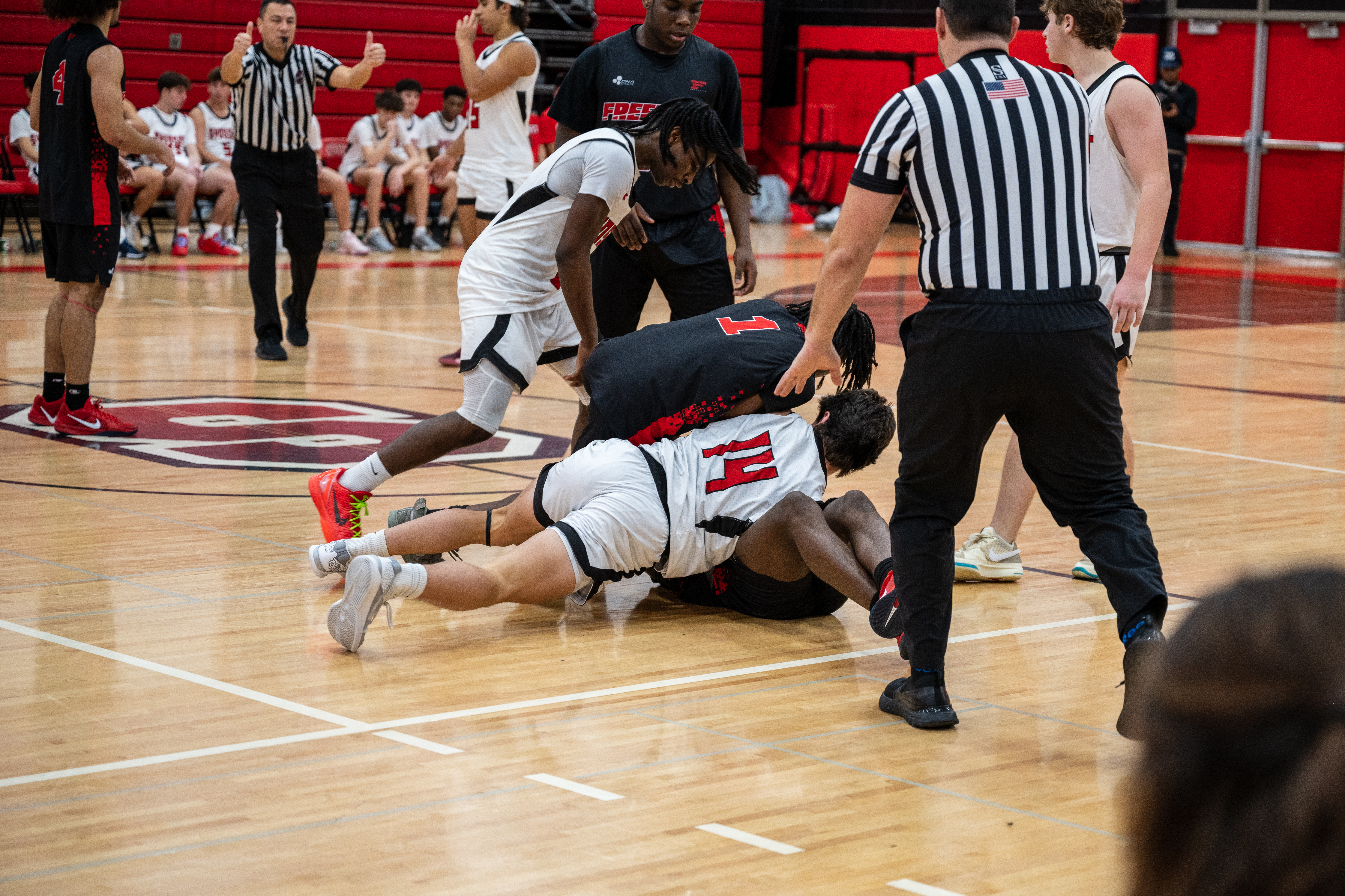 JAM_2830.jpg — James Basketball 2025
