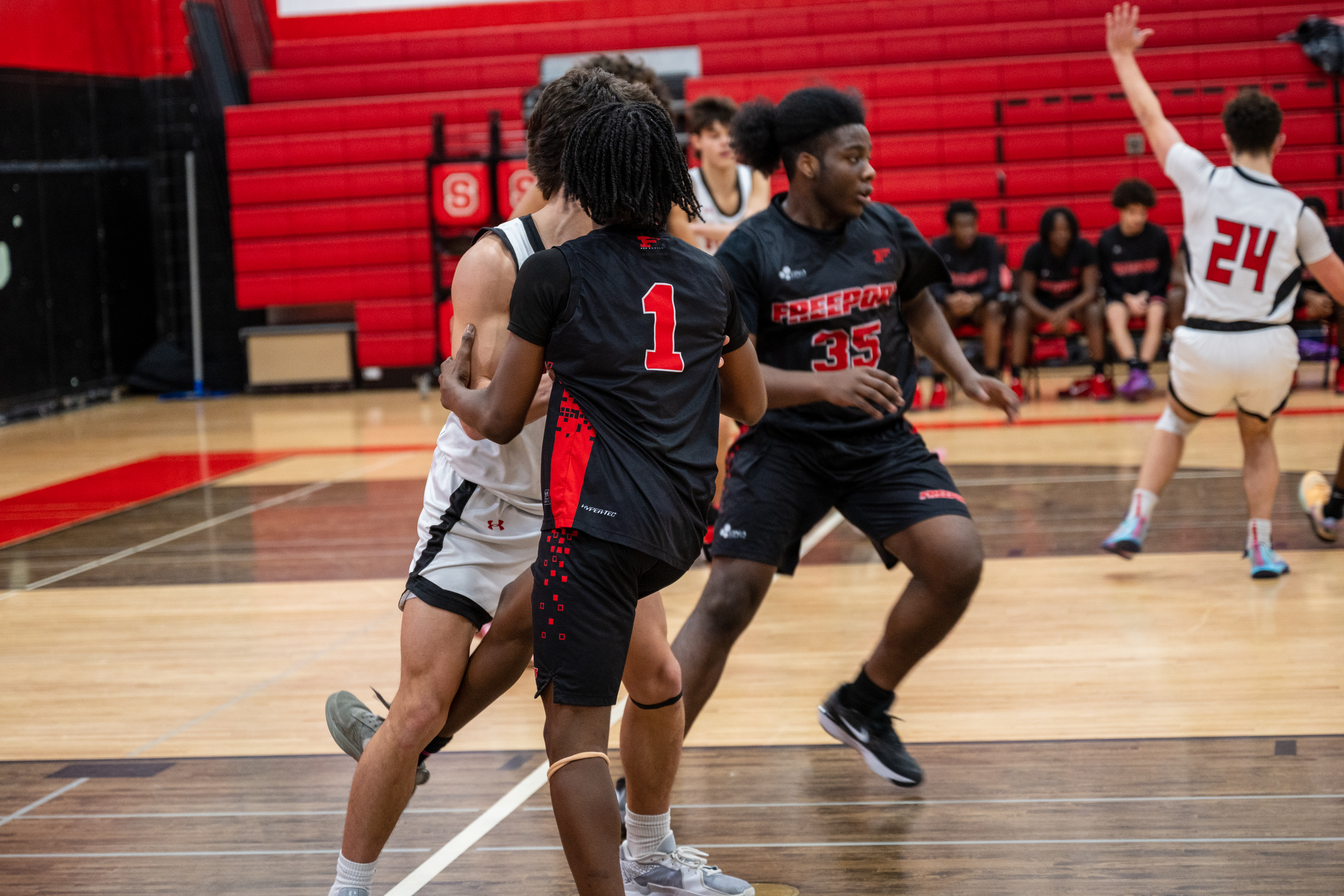 JAM_2862.jpg — James Basketball 2025