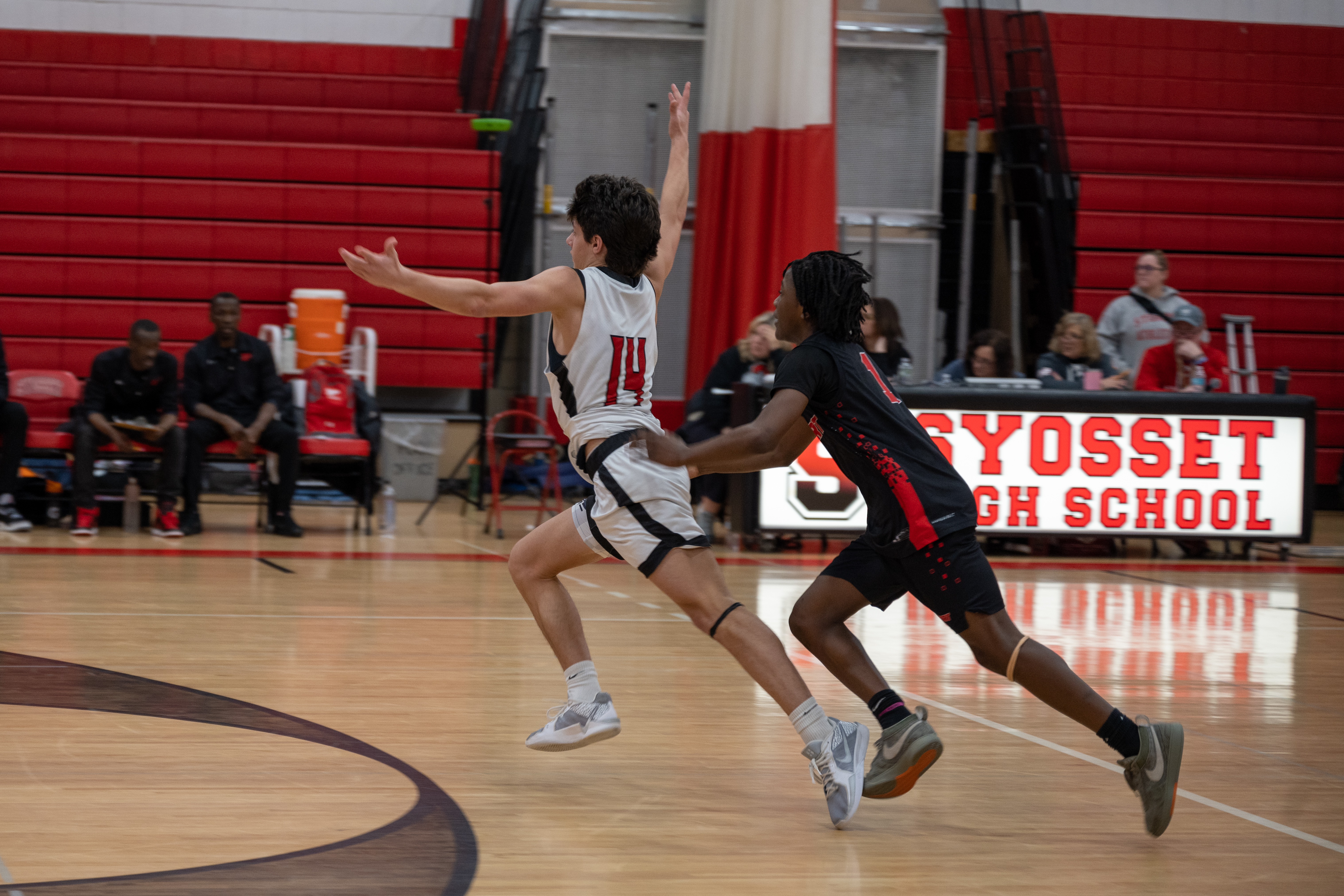 JAM_2886.jpg — James Basketball 2025