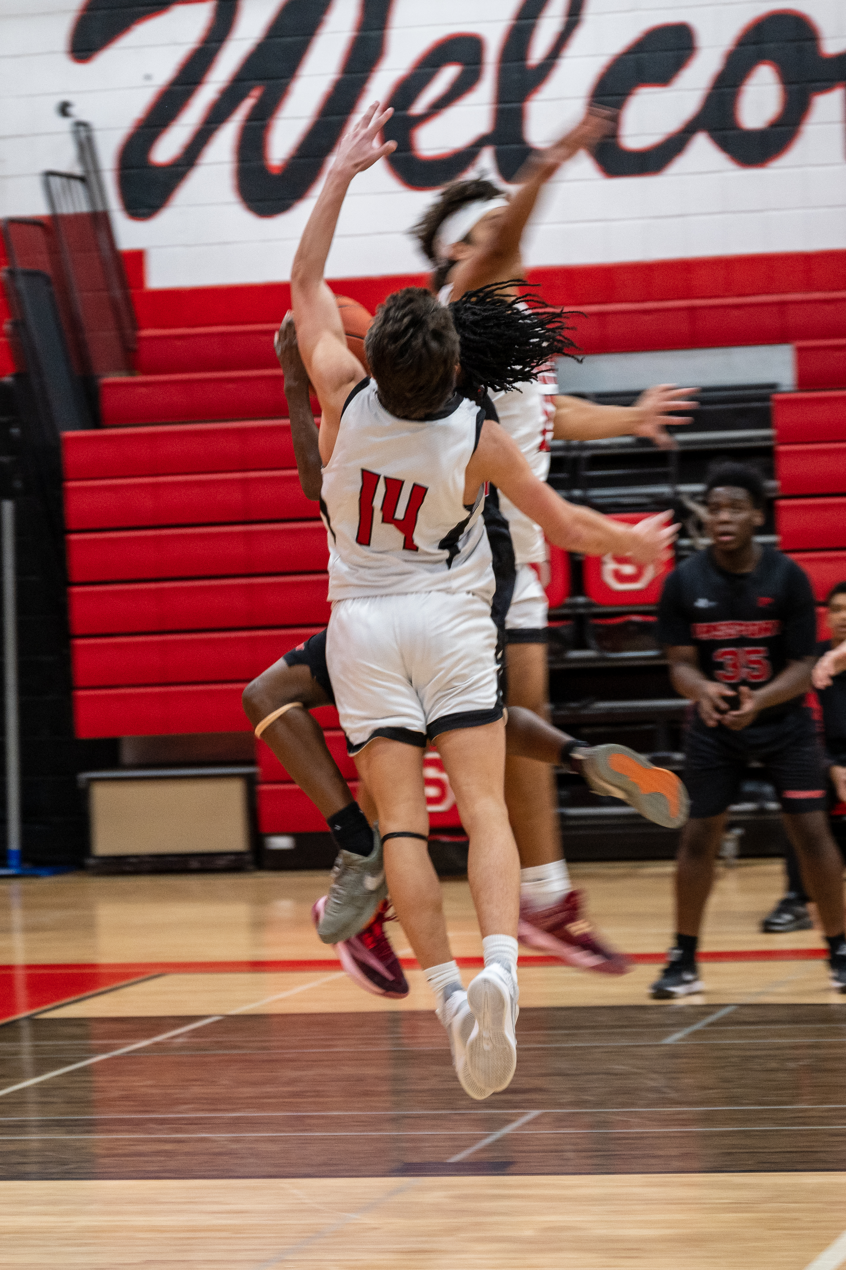 JAM_2935.jpg — James Basketball 2025