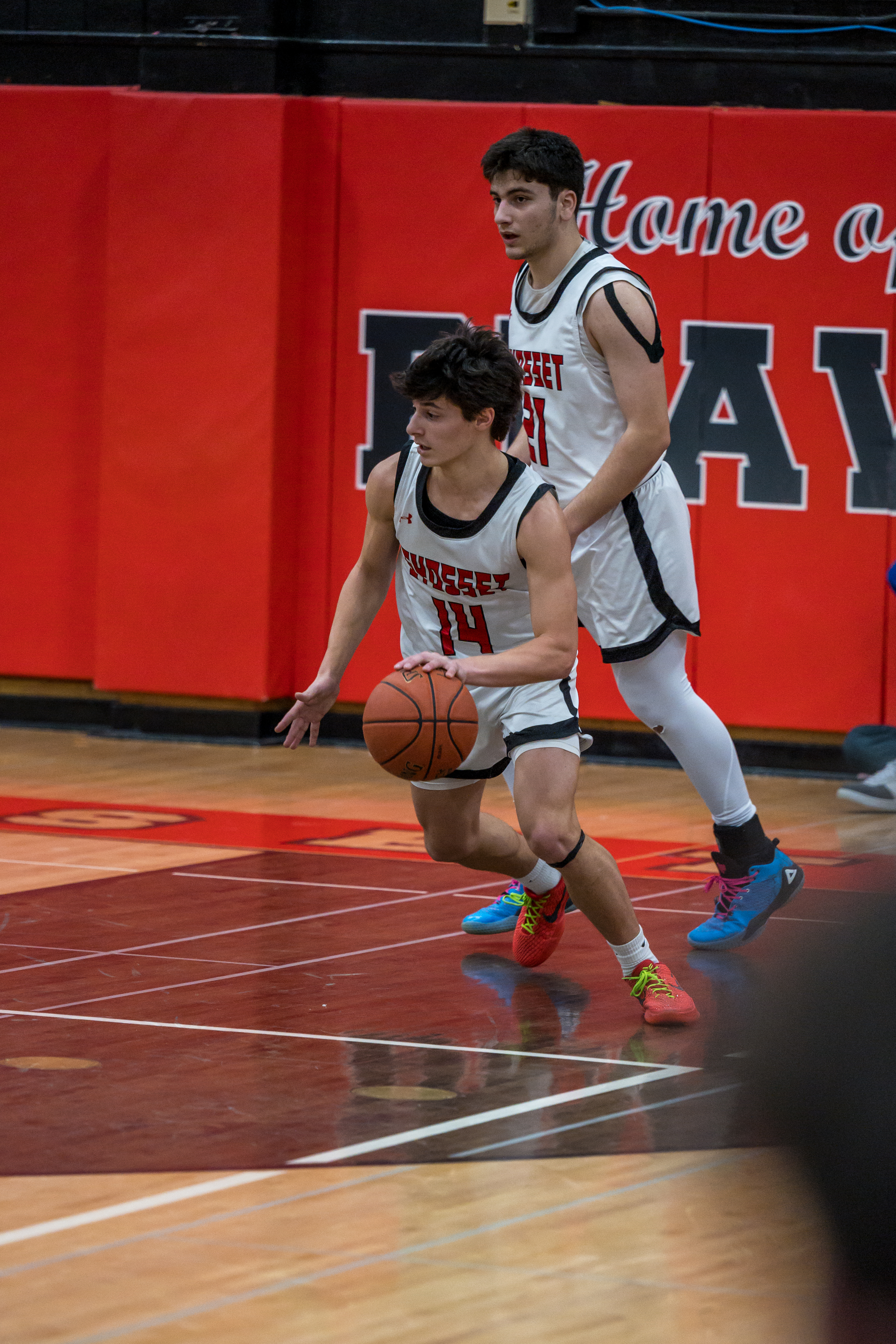 JAM_3613.jpg — James Basketball 2025