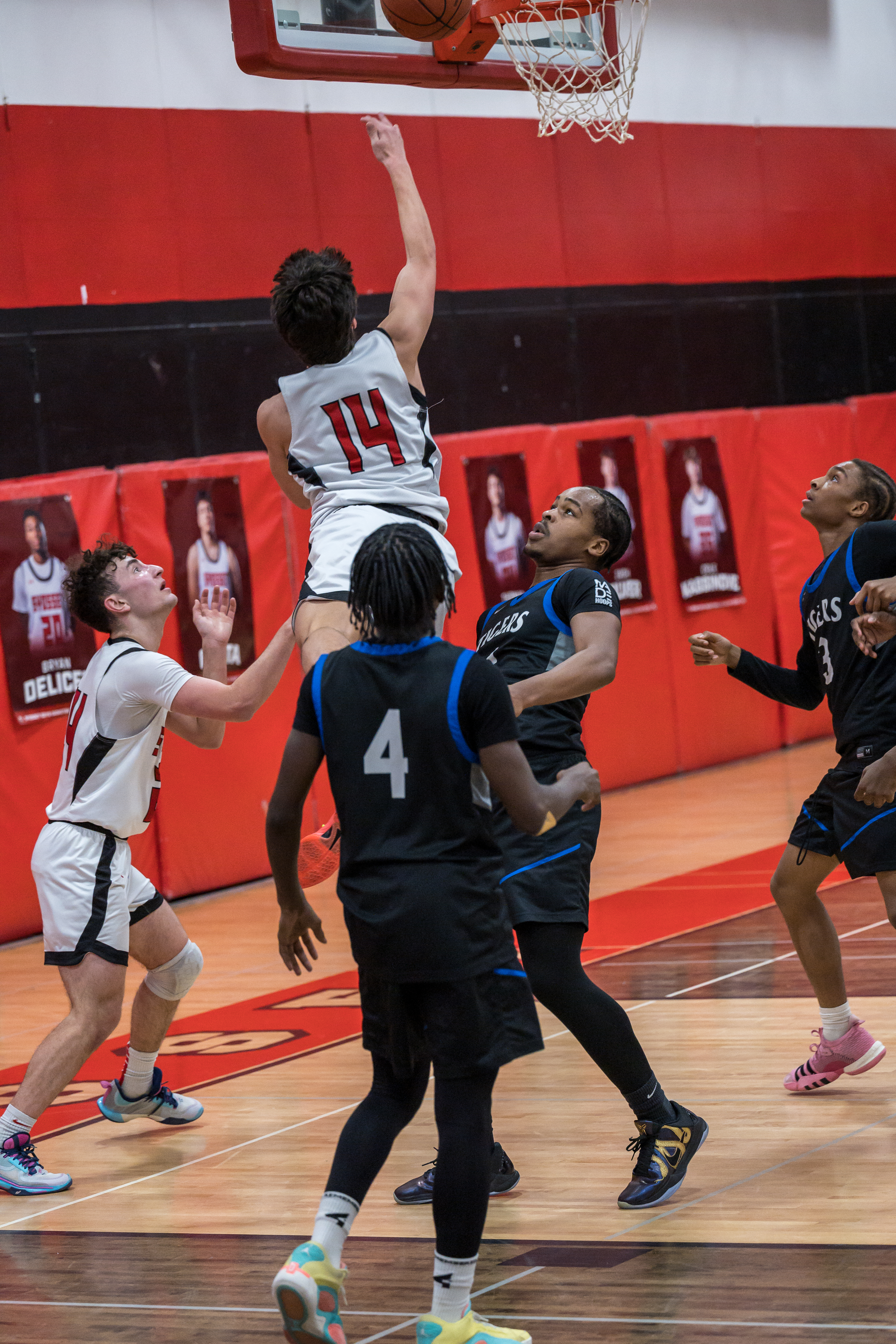 JAM_3623.jpg — James Basketball 2025