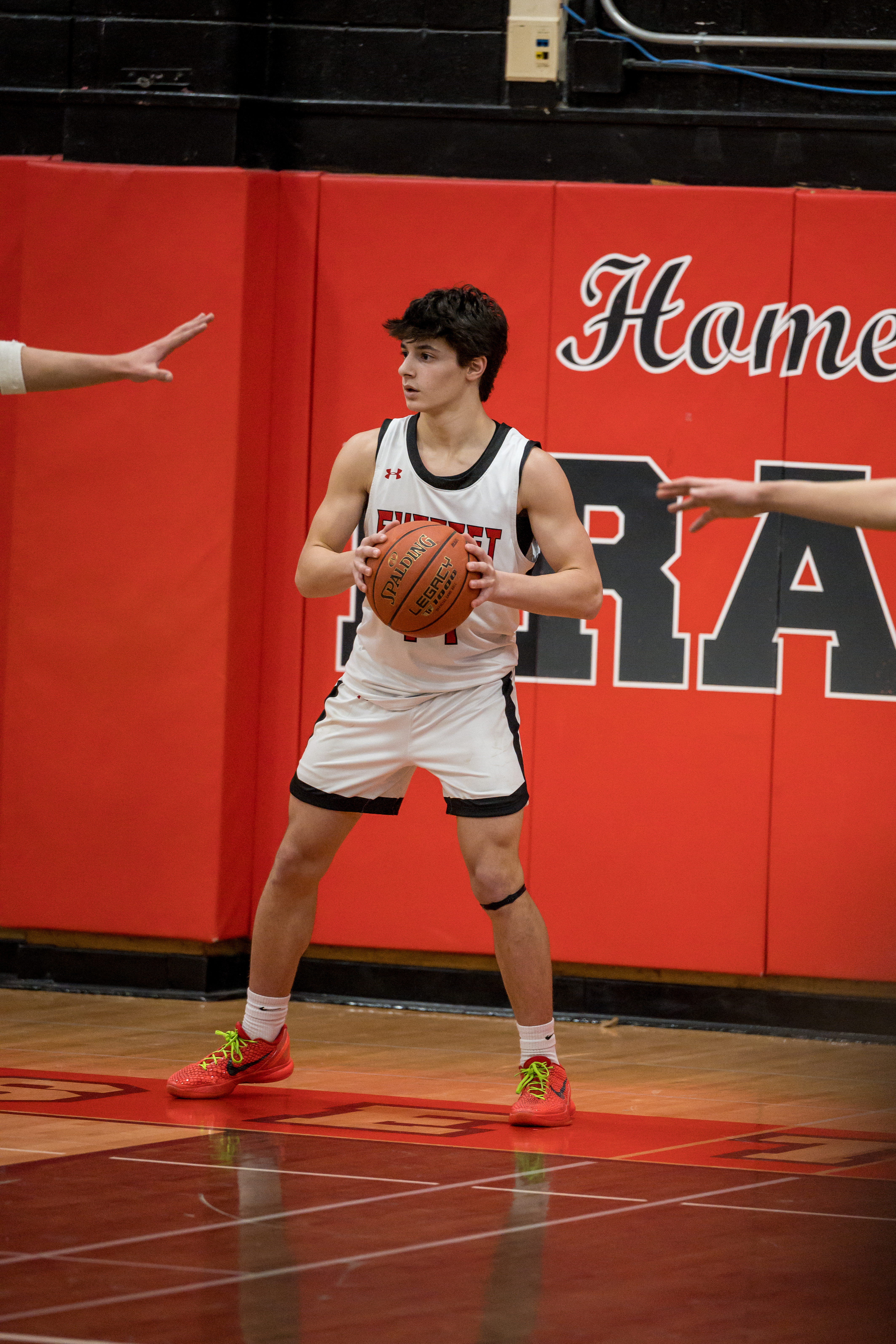JAM_3654.jpg — James Basketball 2025