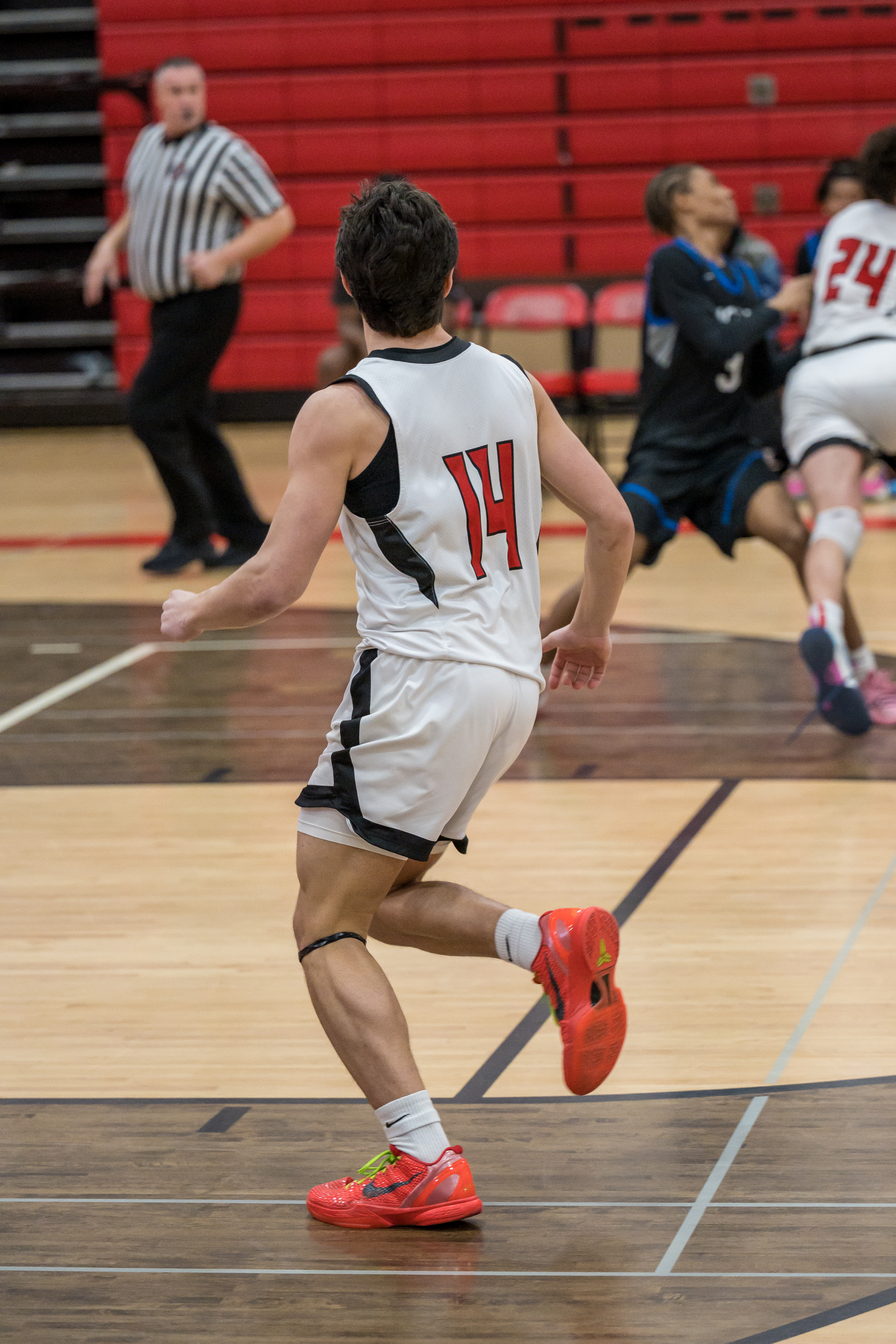 JAM_3665.jpg — James Basketball 2025