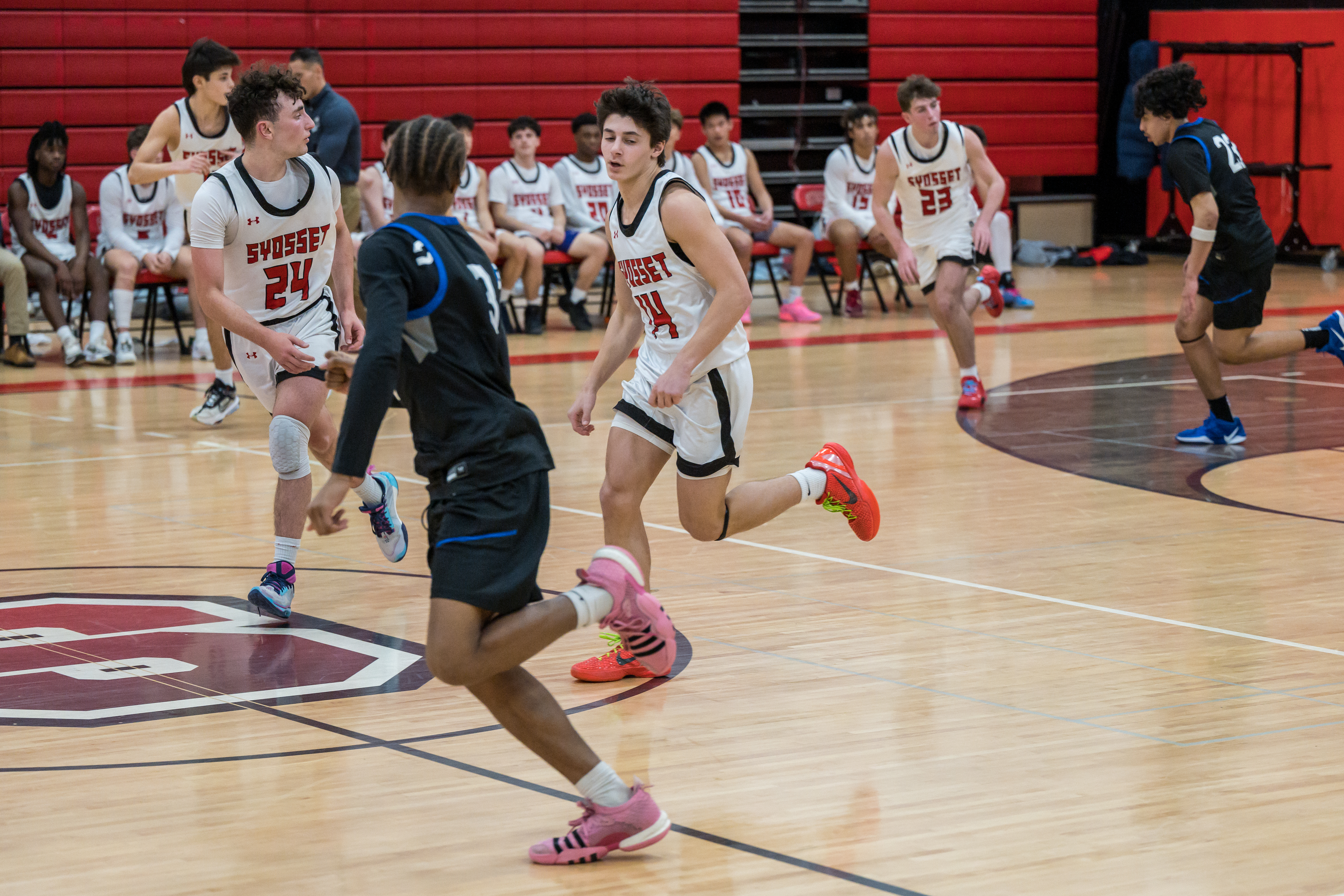 JAM_3682.jpg — James Basketball 2025